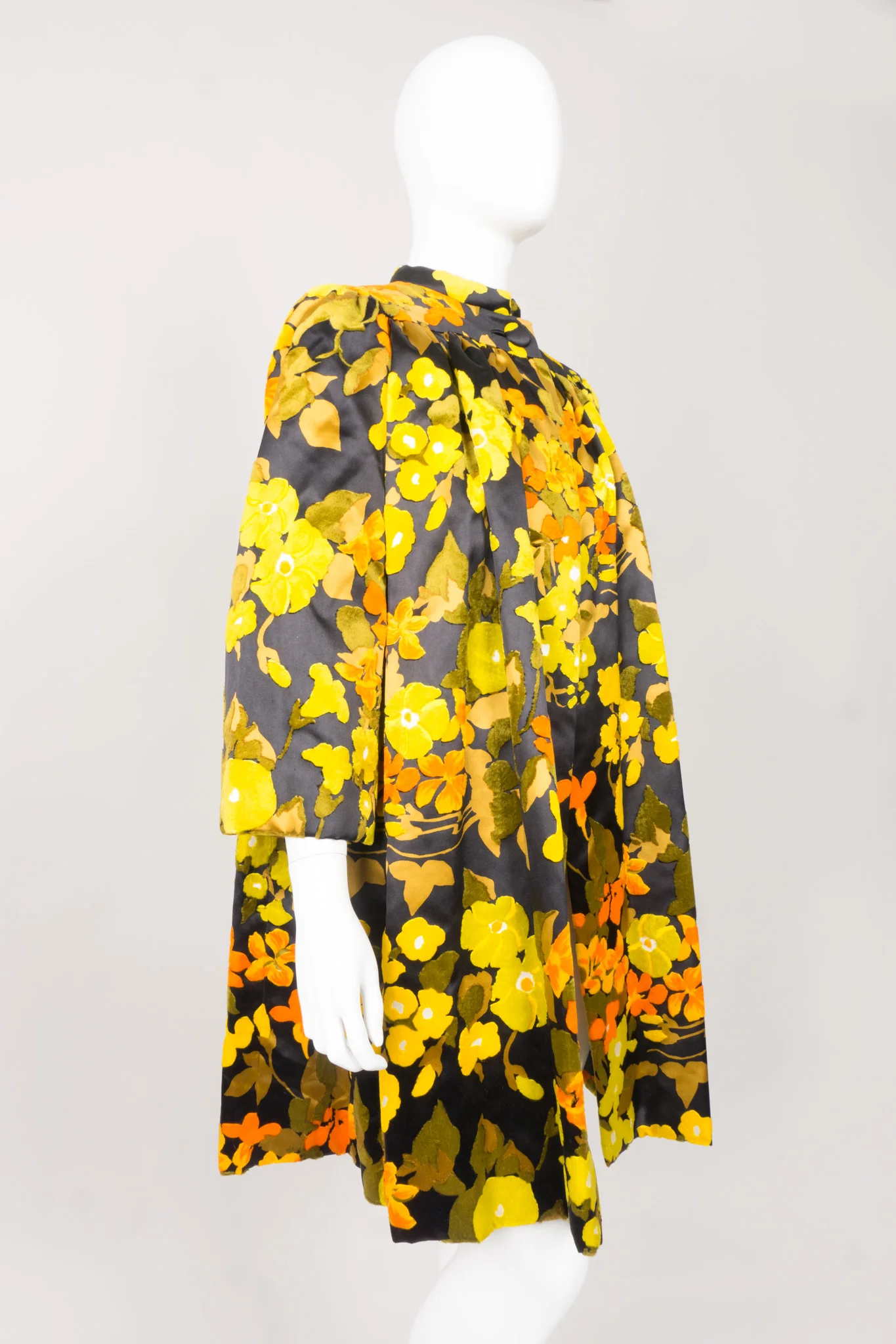 Floral Velvet Pile Coat - Image 7
