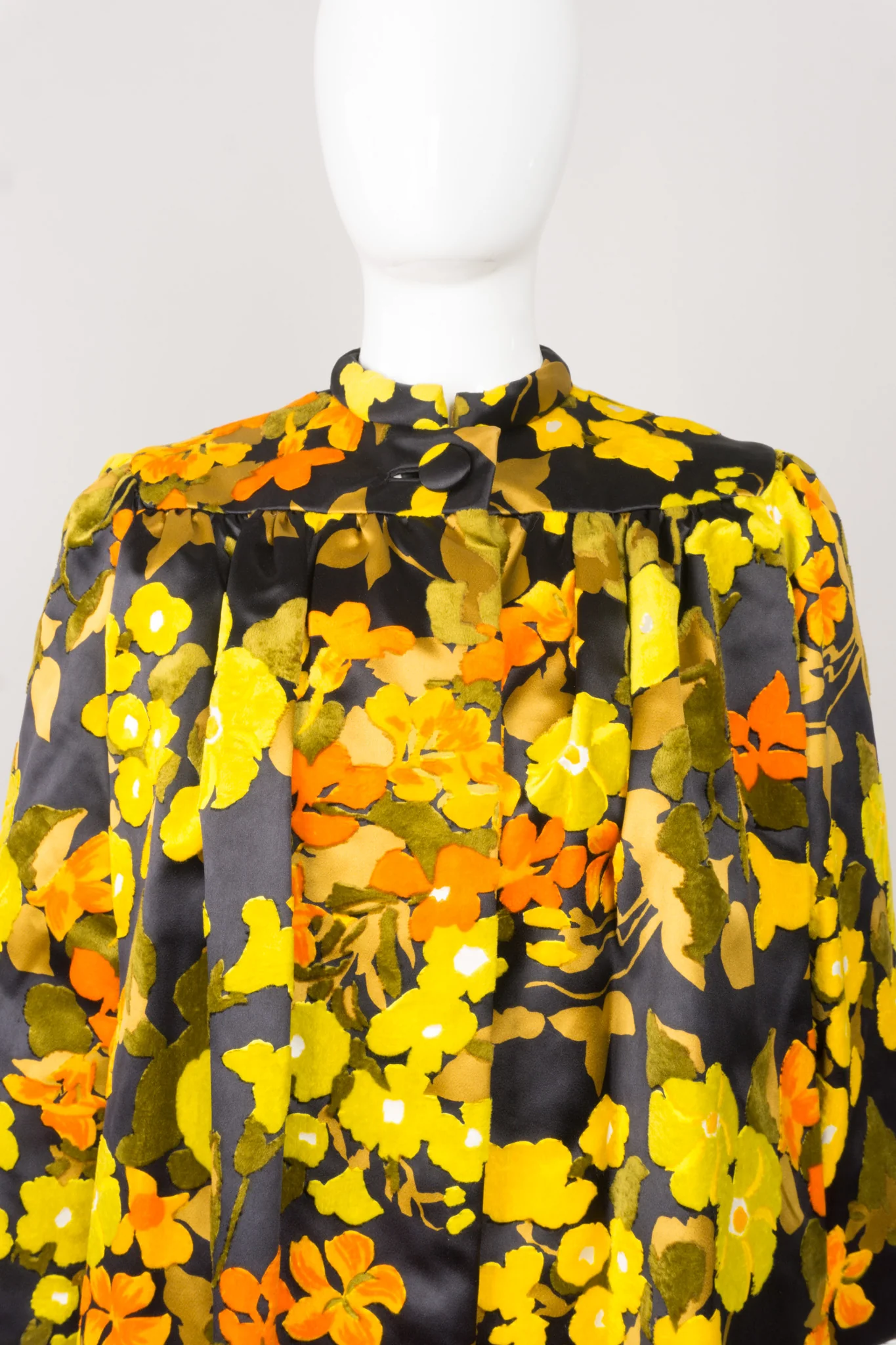 Floral Velvet Pile Coat - Image 9
