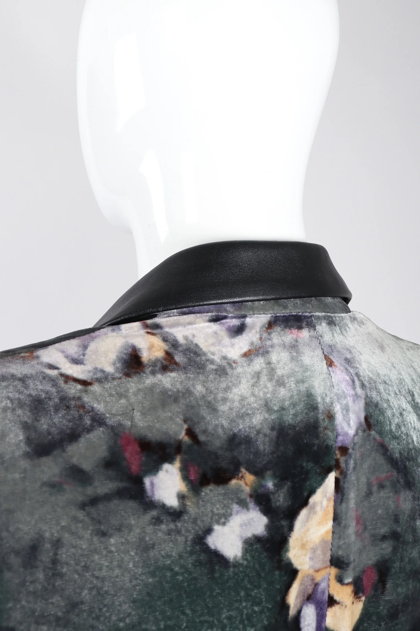 Floral Velvet Tuxedo - Image 18
