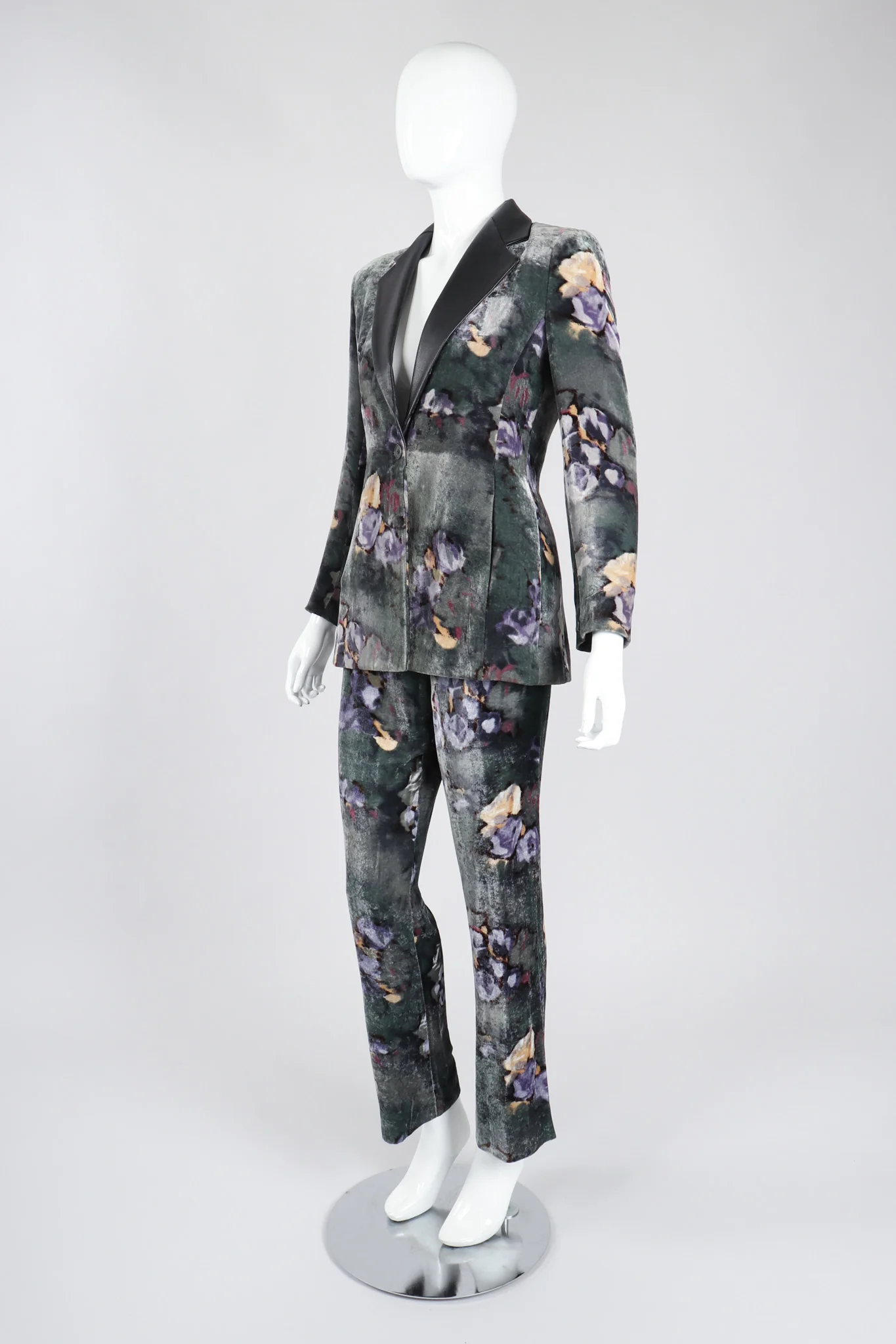 Floral Velvet Tuxedo - Image 4