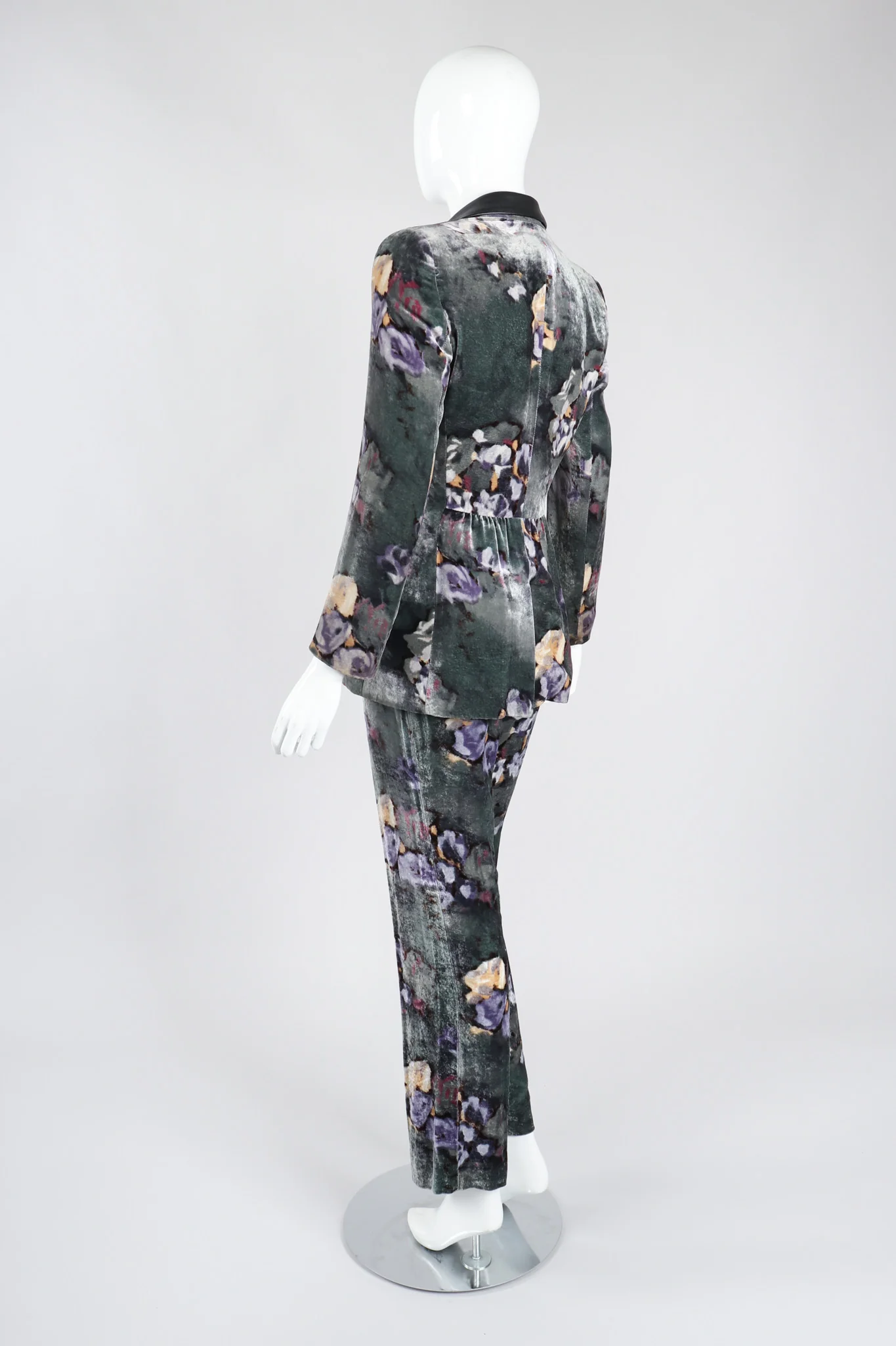 Floral Velvet Tuxedo - Image 6
