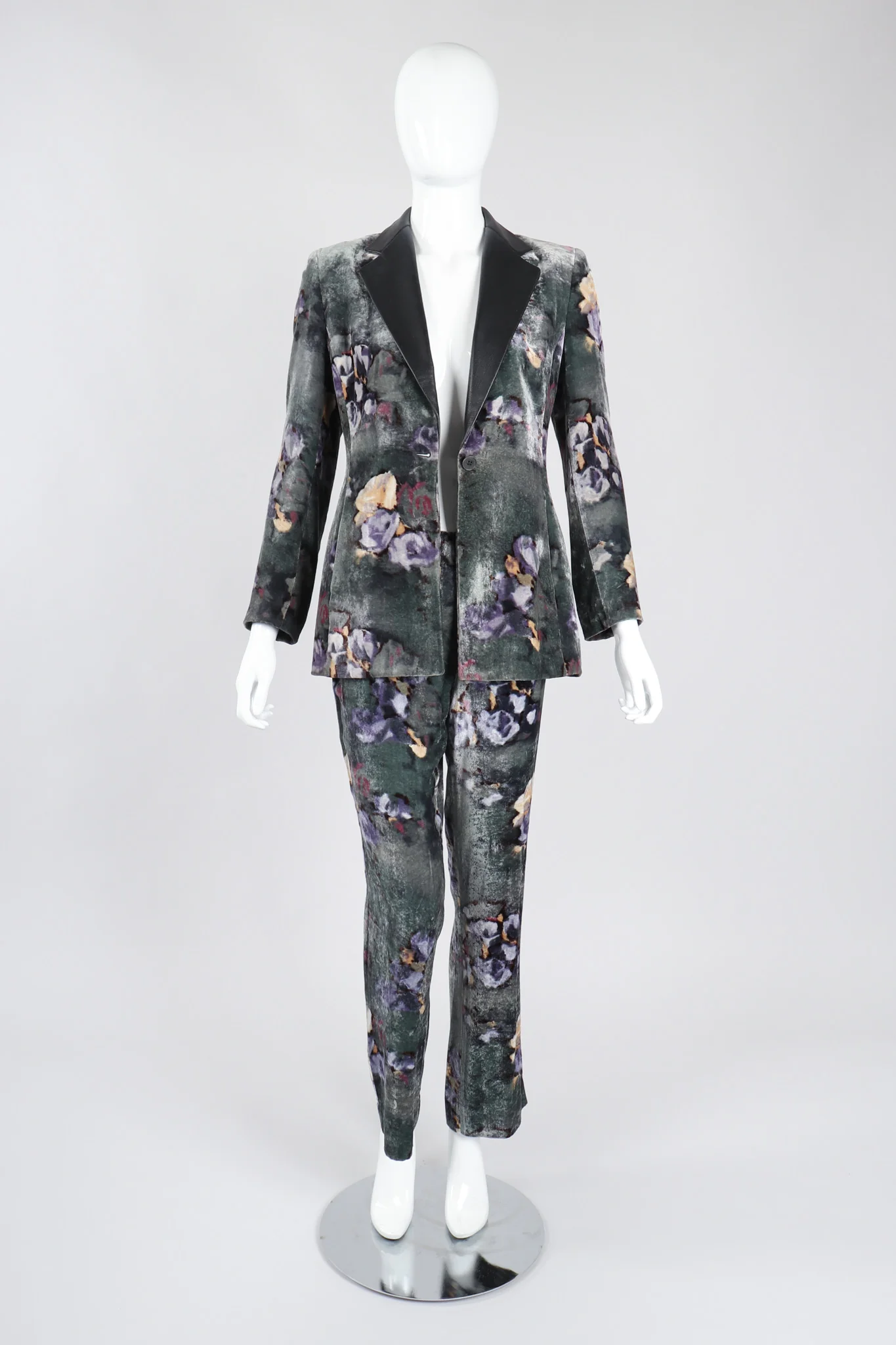 Floral Velvet Tuxedo - Image 8