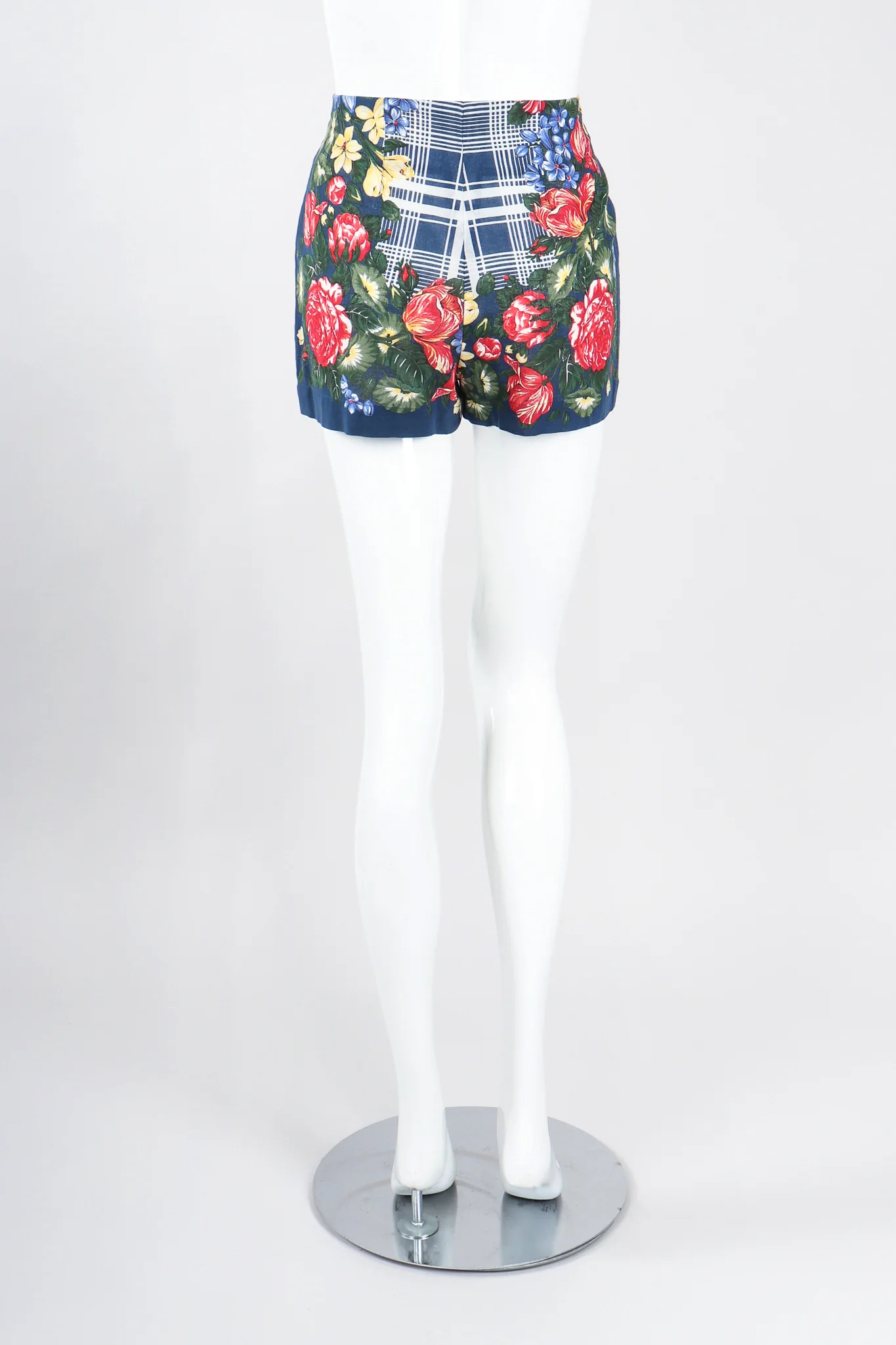 Four-Piece Floral Plaid Portrait Ensemble - Image 14