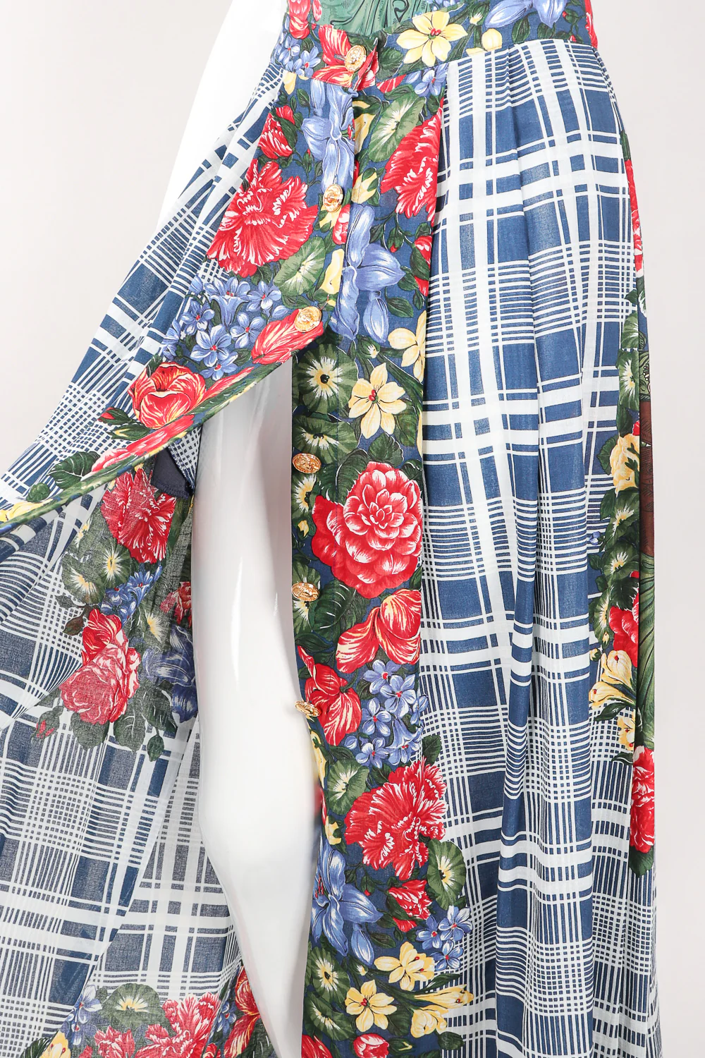Four-Piece Floral Plaid Portrait Ensemble - Image 17