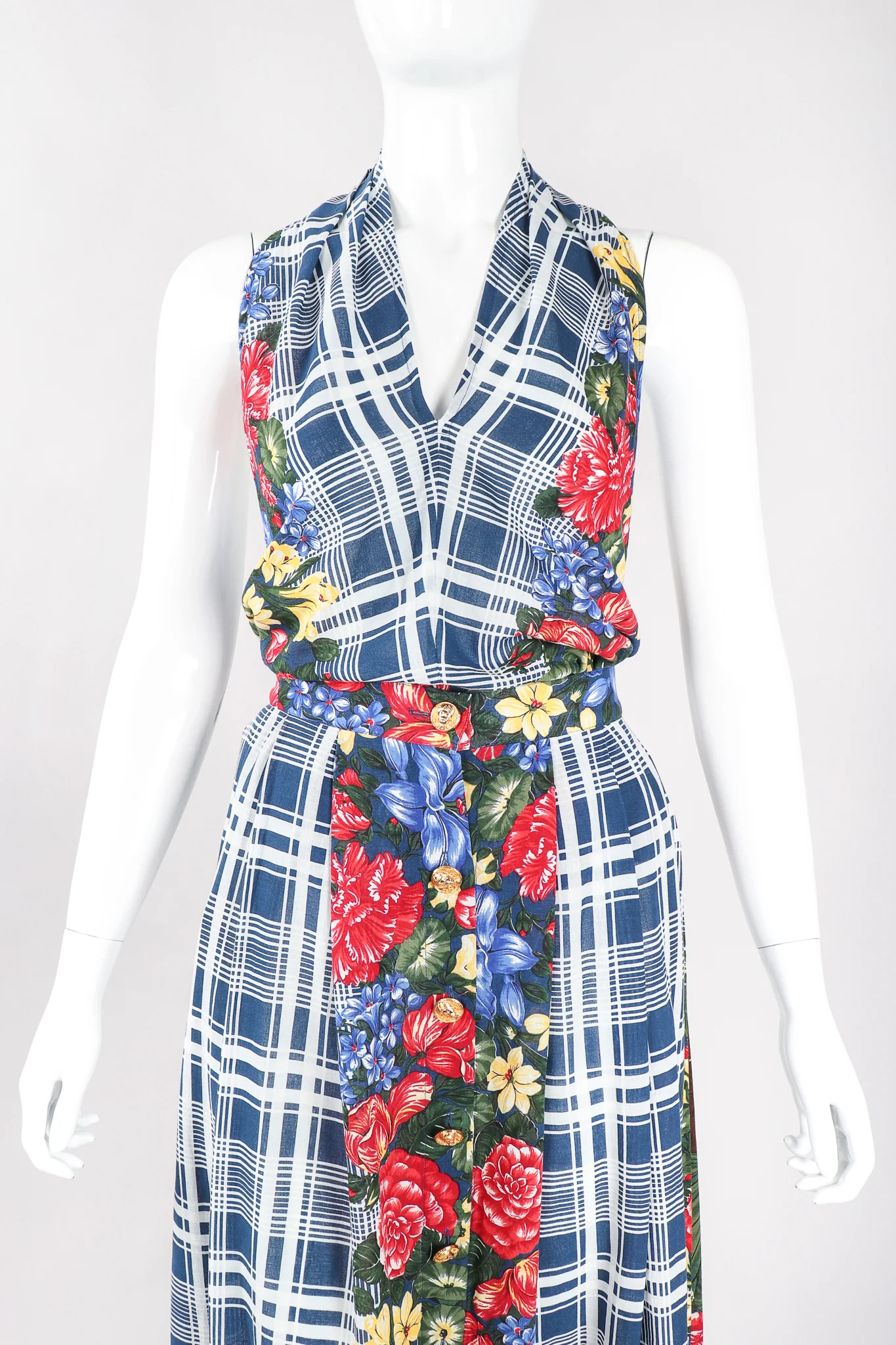 Four-Piece Floral Plaid Portrait Ensemble - Image 4