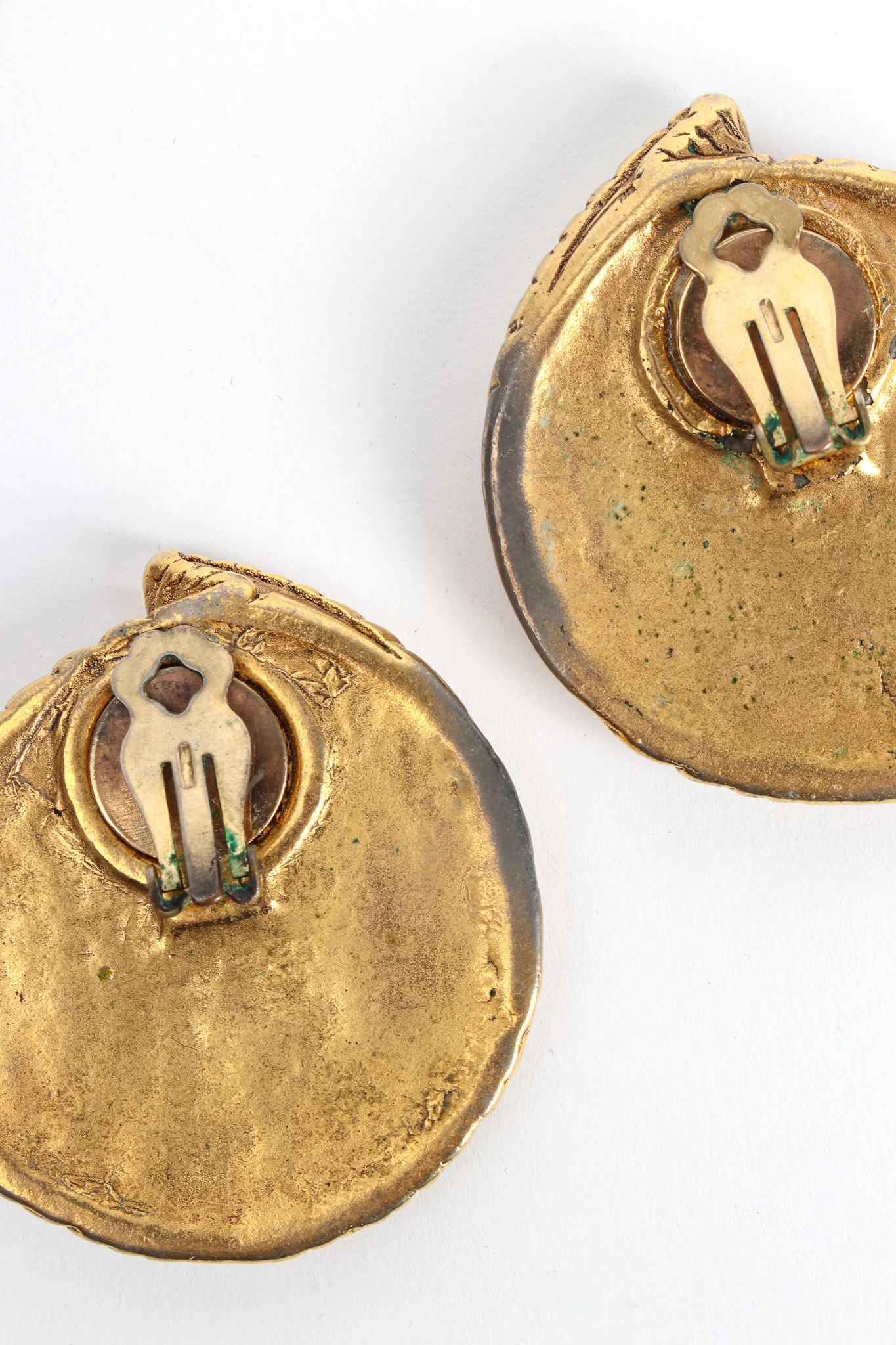 Textured Ribbed Disc Earrings - Image 8