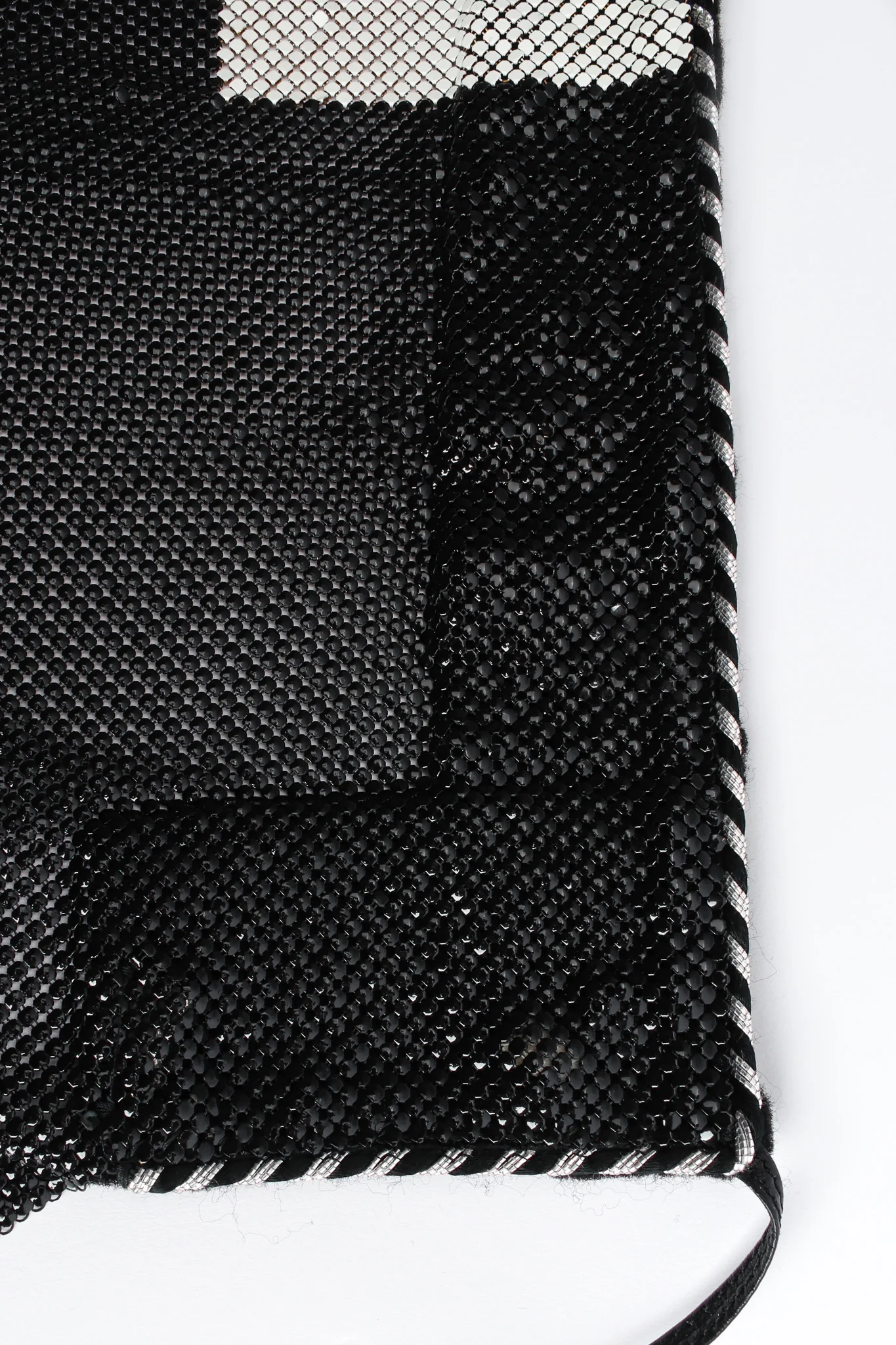 Geo Print Pointed Metal Mesh Halter - Image 9