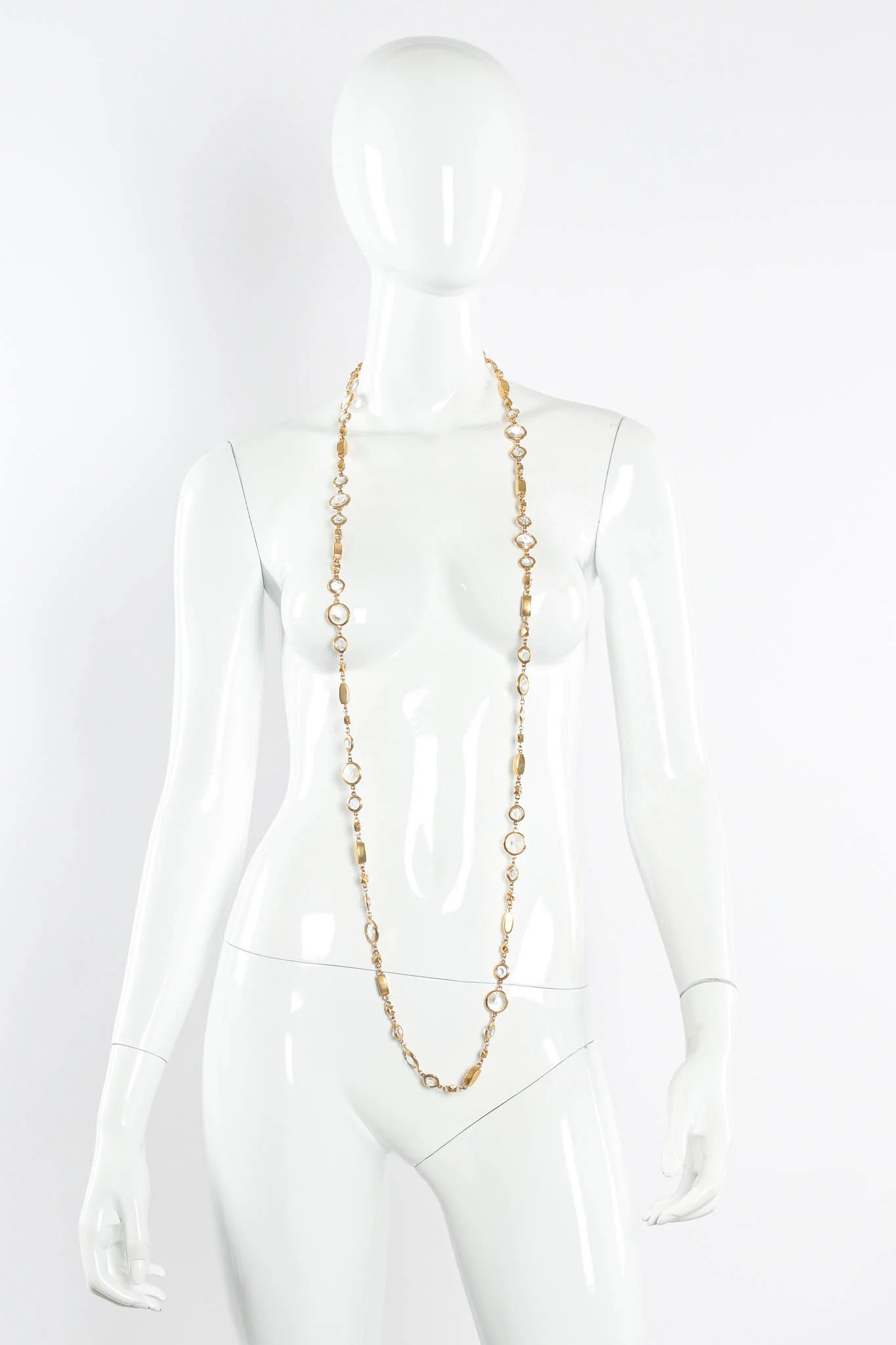 Geometric Round Crystal Shape Necklace - Image 3