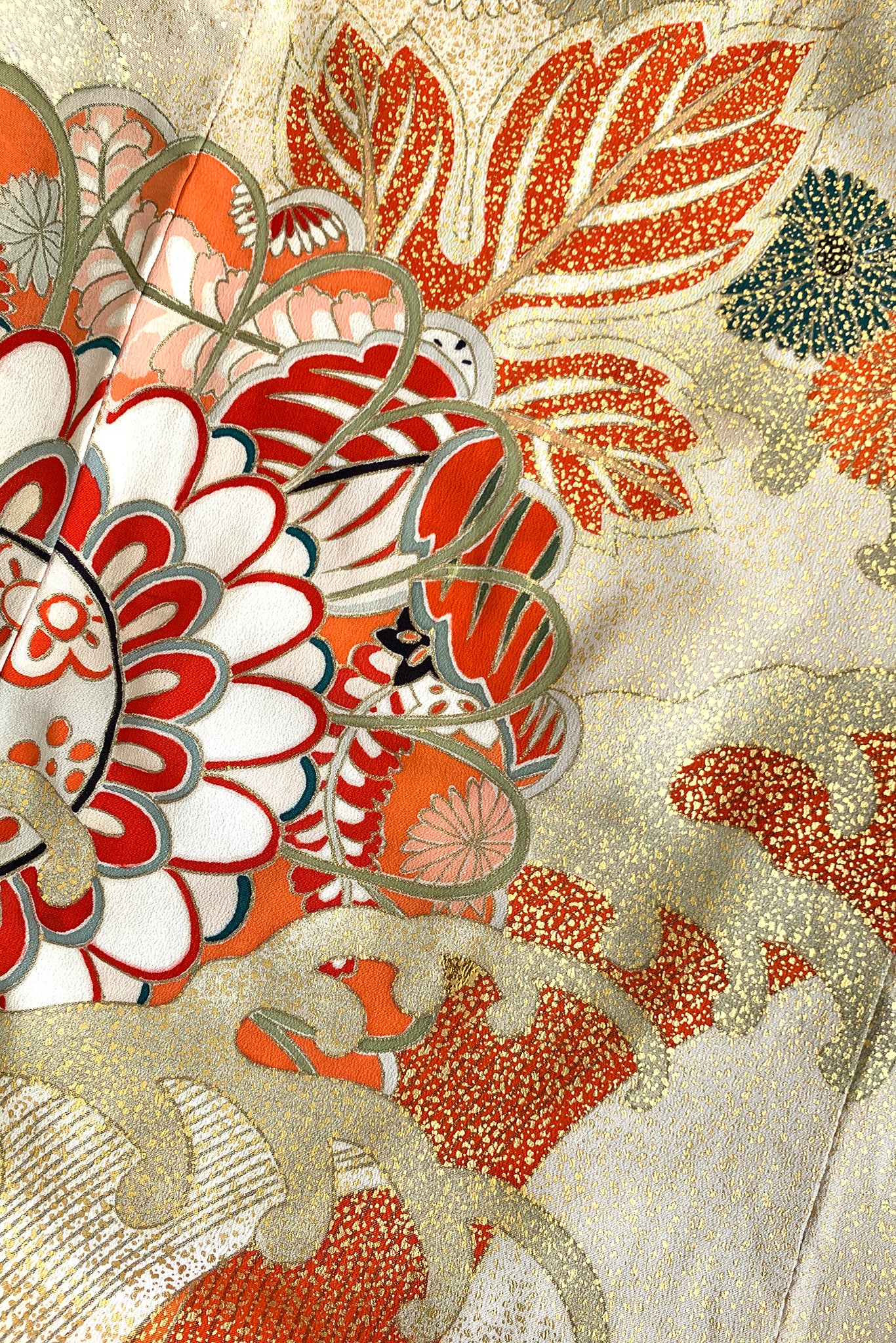 Golden Floral Wave Kimono - Image 2