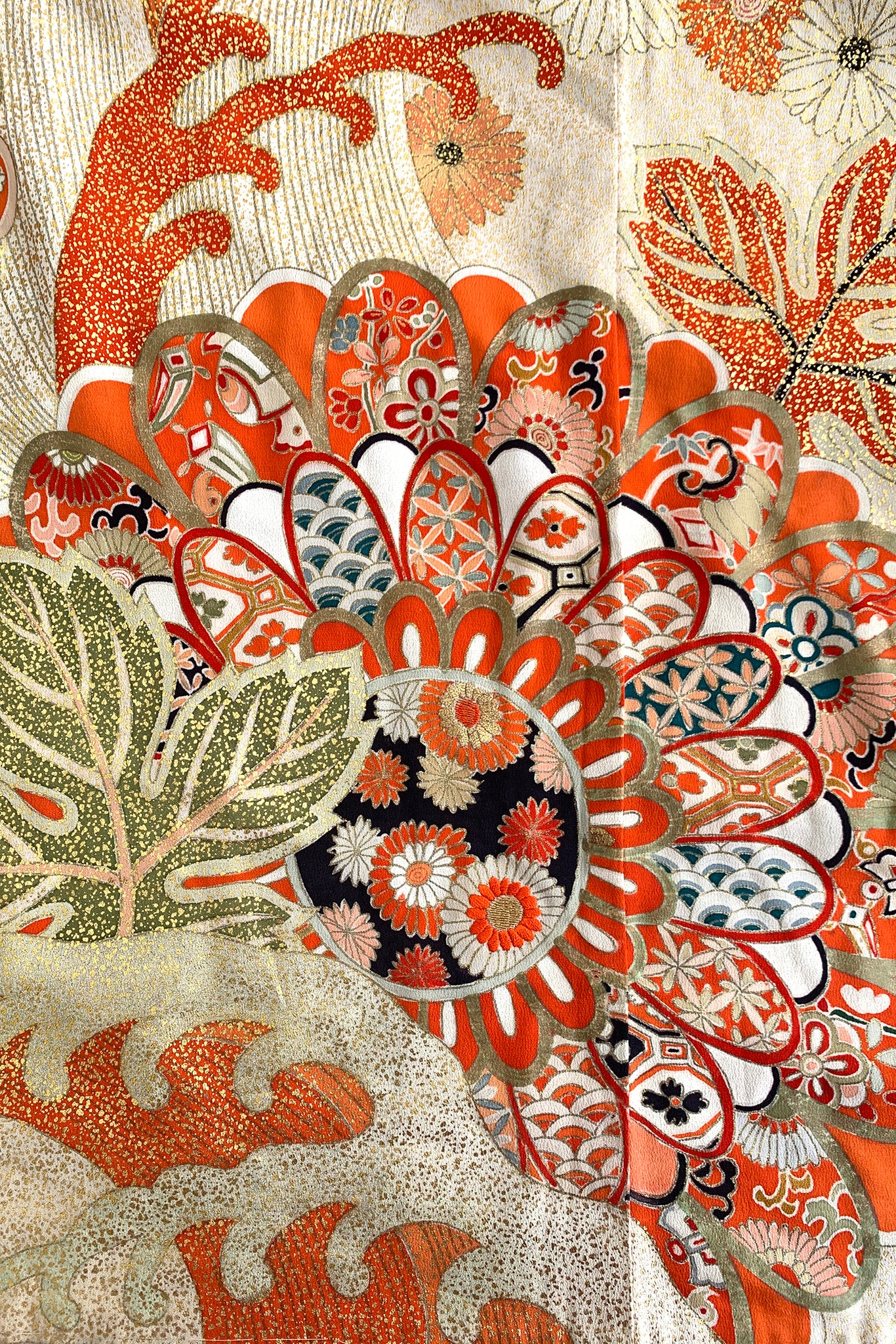 Golden Floral Wave Kimono - Image 3