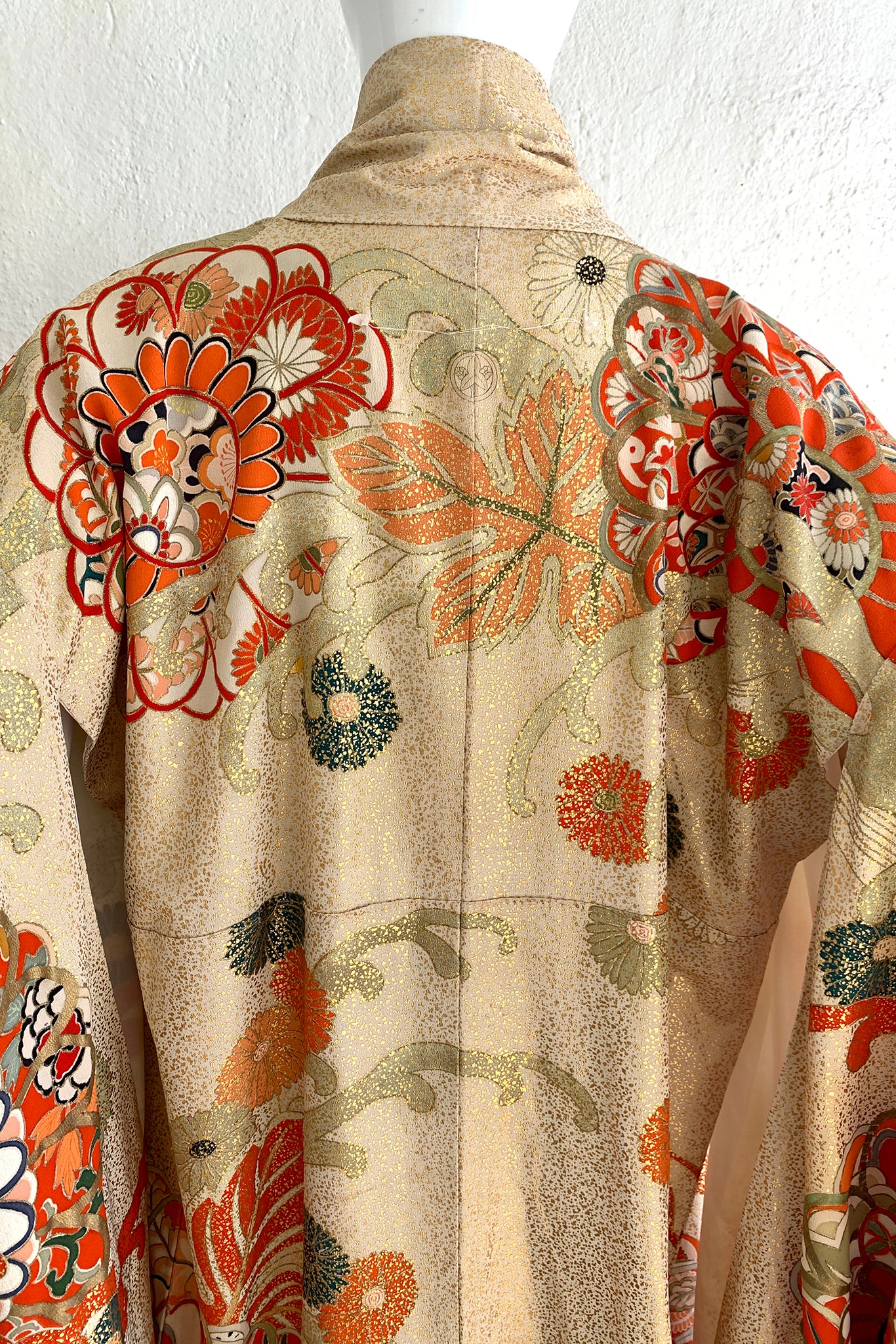 Golden Floral Wave Kimono - Image 5