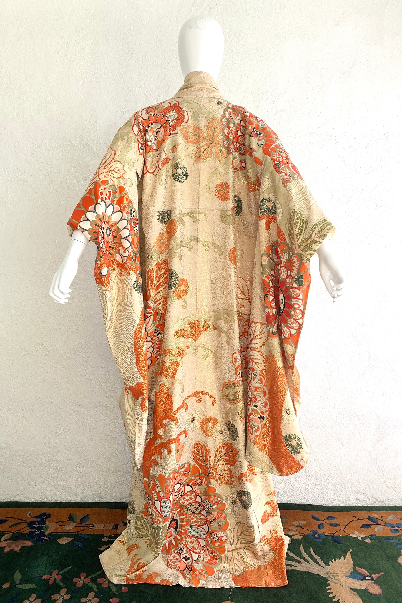 Golden Floral Wave Kimono - Image 6