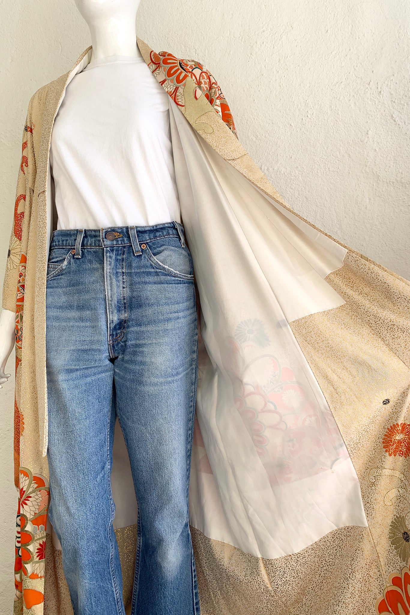 Golden Floral Wave Kimono - Image 9