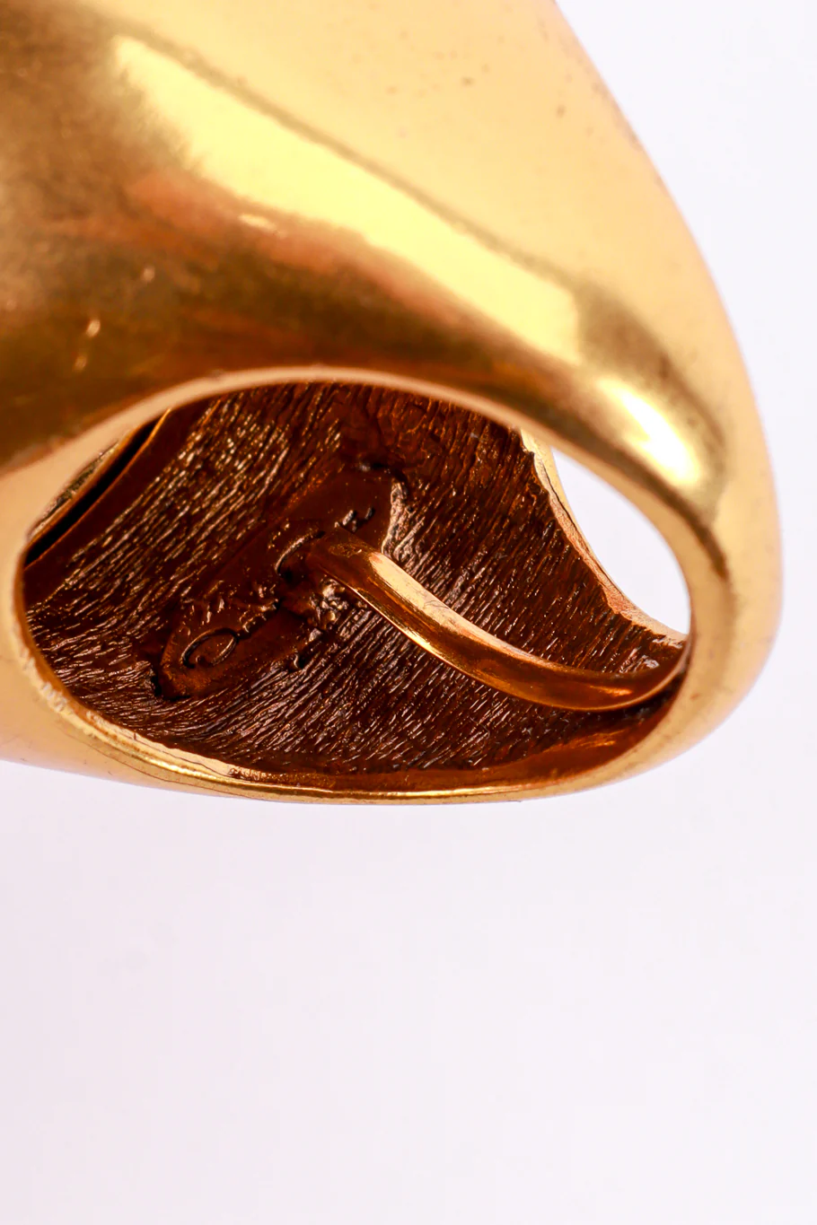 Golden Hammered Rivoli Ring - Image 5