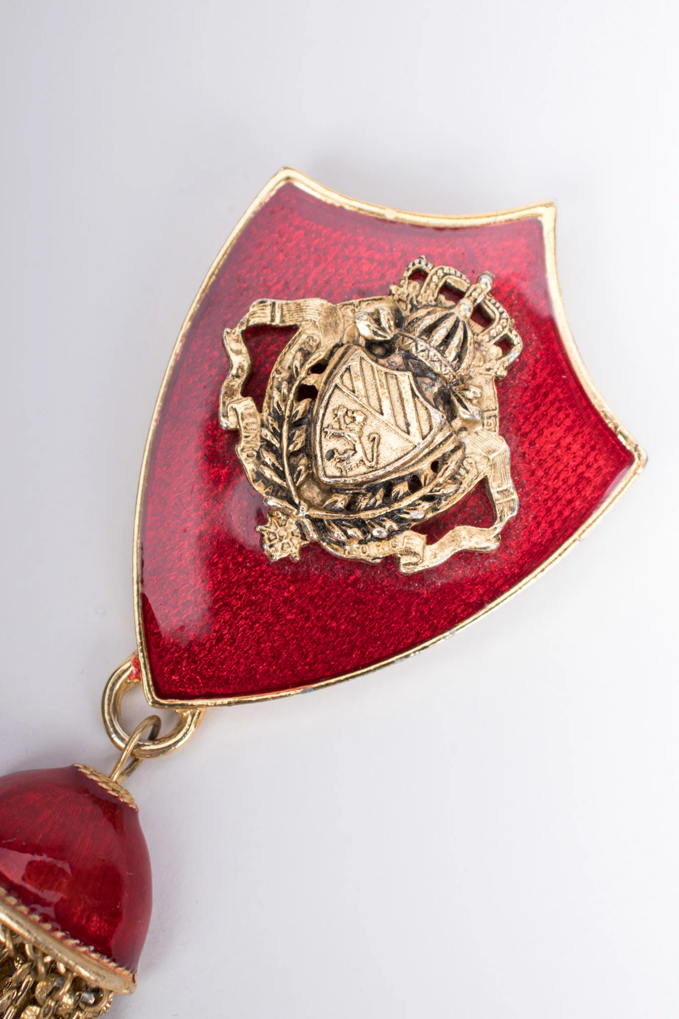 Gryffindor Tassel Brooch - Image 4