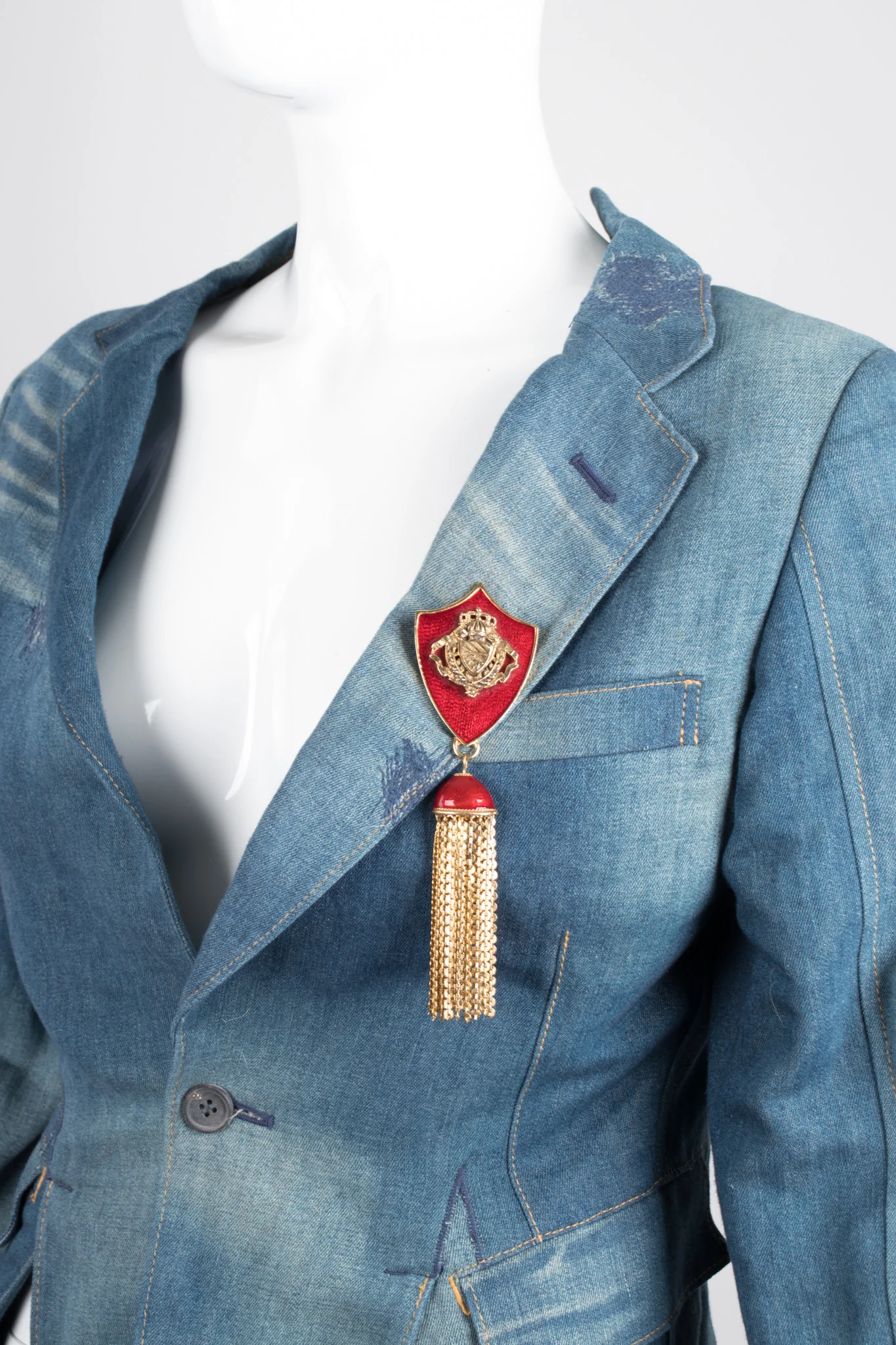Gryffindor Tassel Brooch - Image 9
