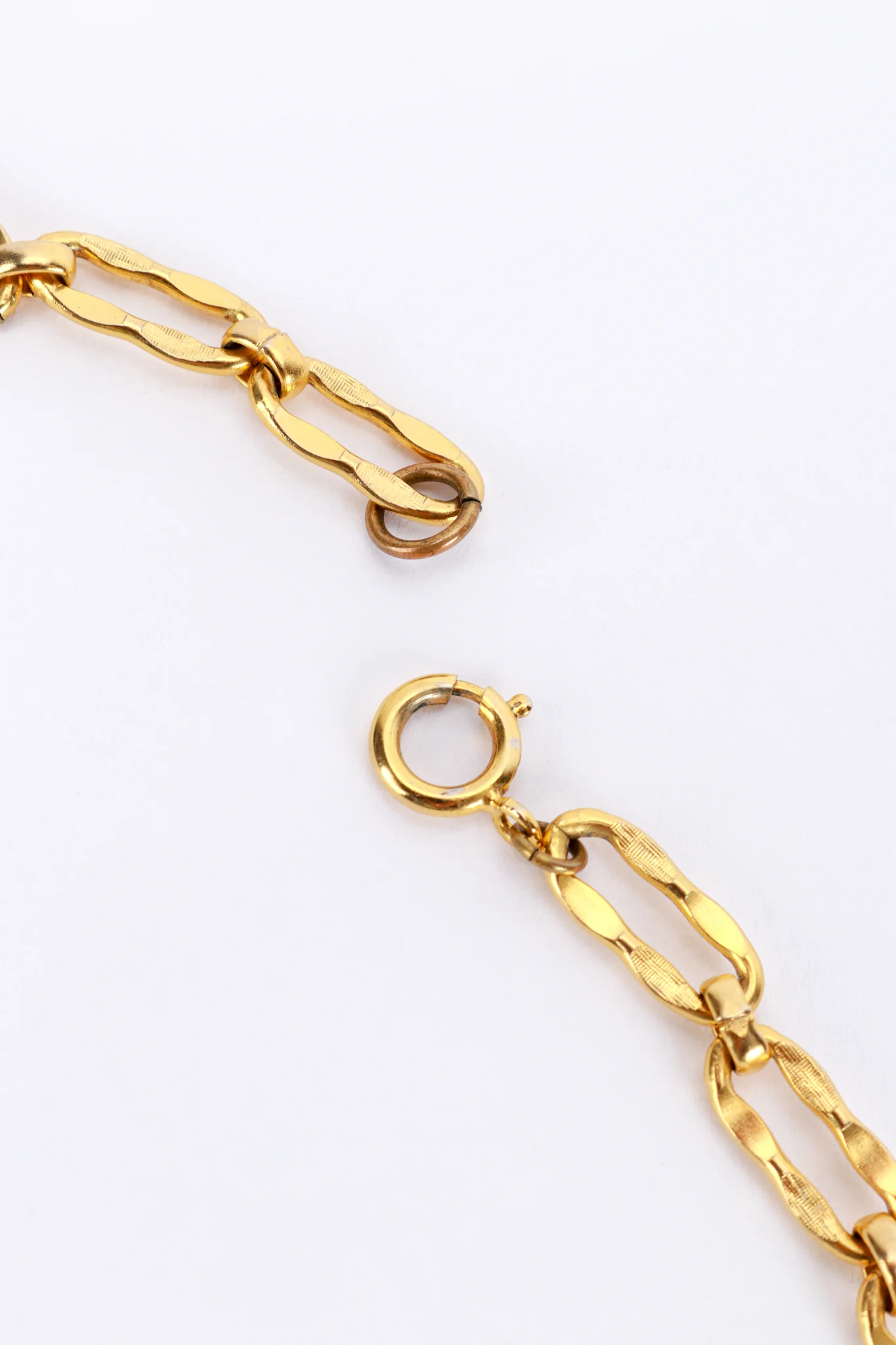 Hammered Clover Pendant Necklace - Image 7