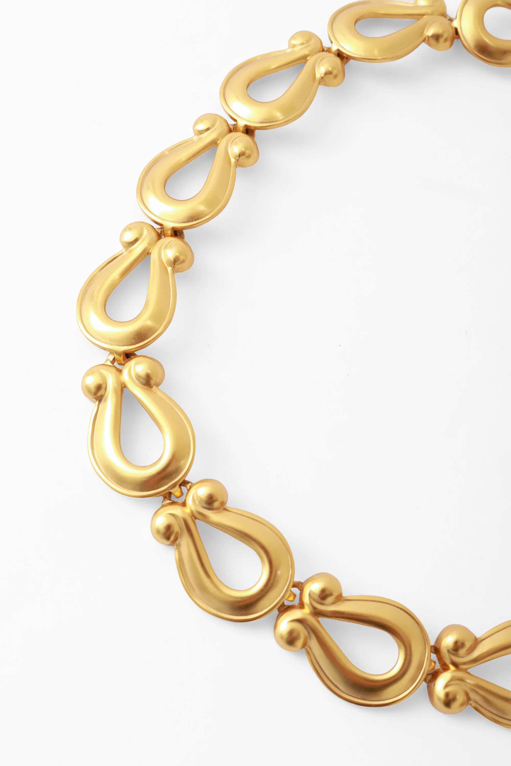Horseshoe Link Collar Necklace - Image 3