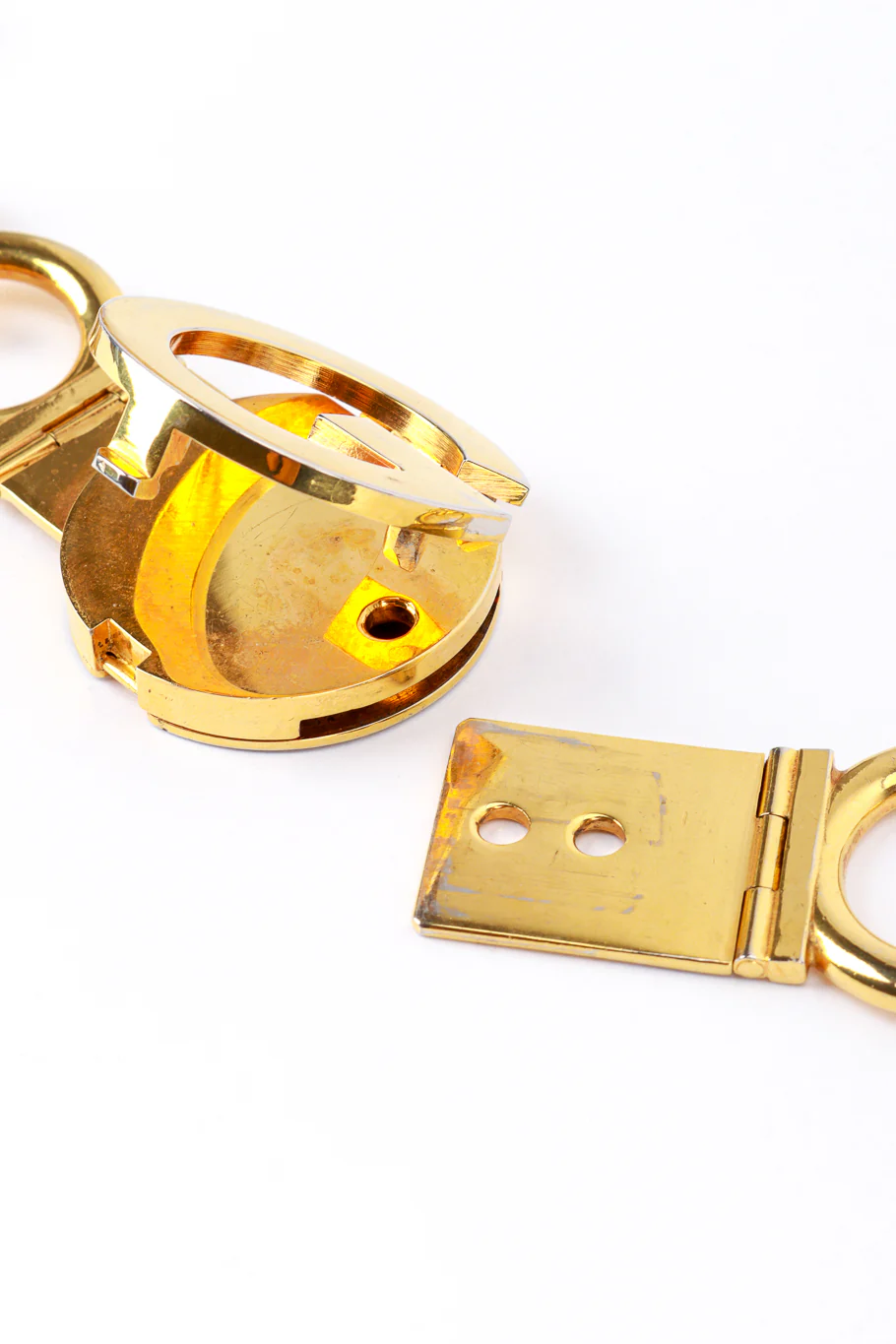 Interlocking Logo Link Metal Belt - Image 7