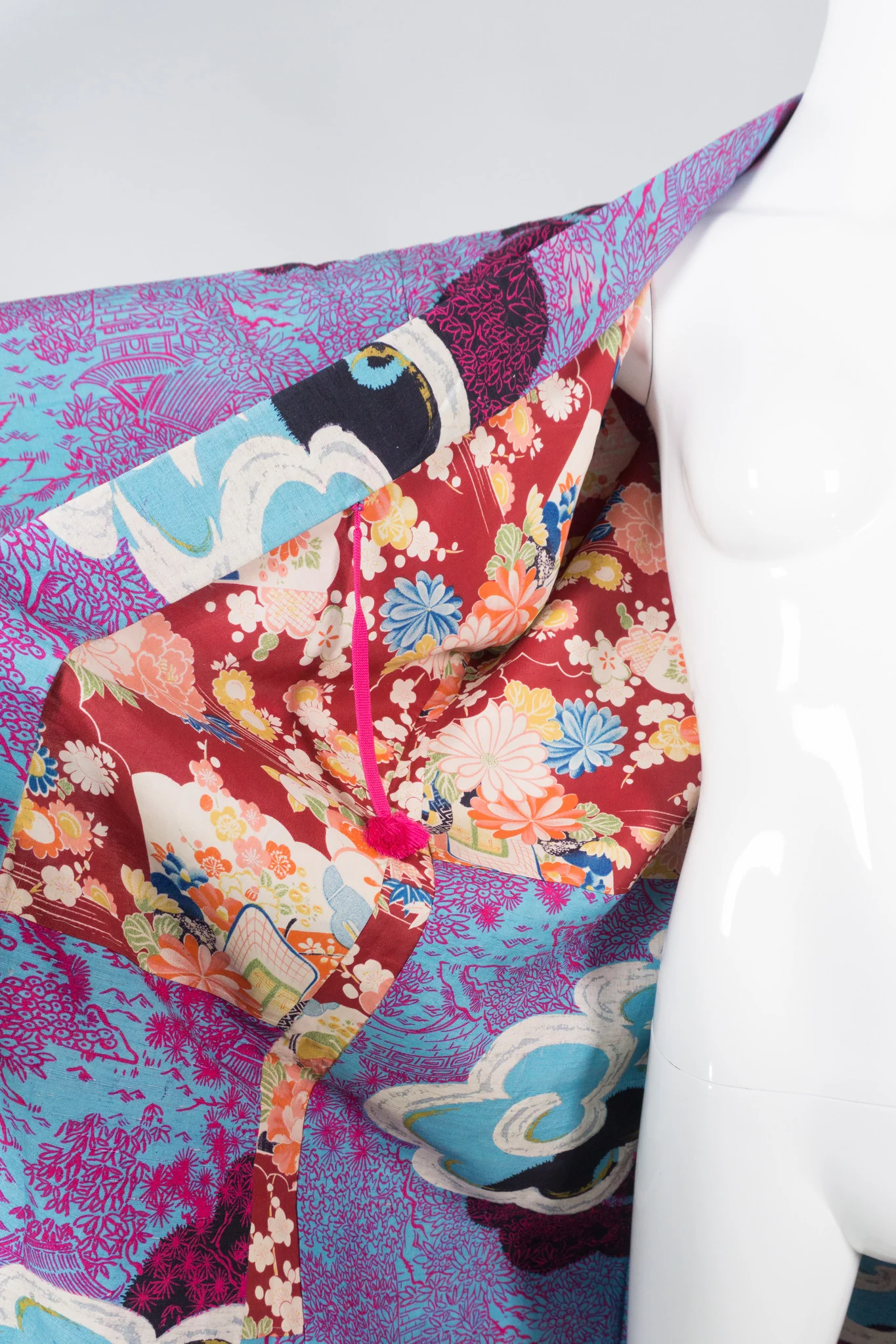 Japanese Cloud Village Kimono - Image 10