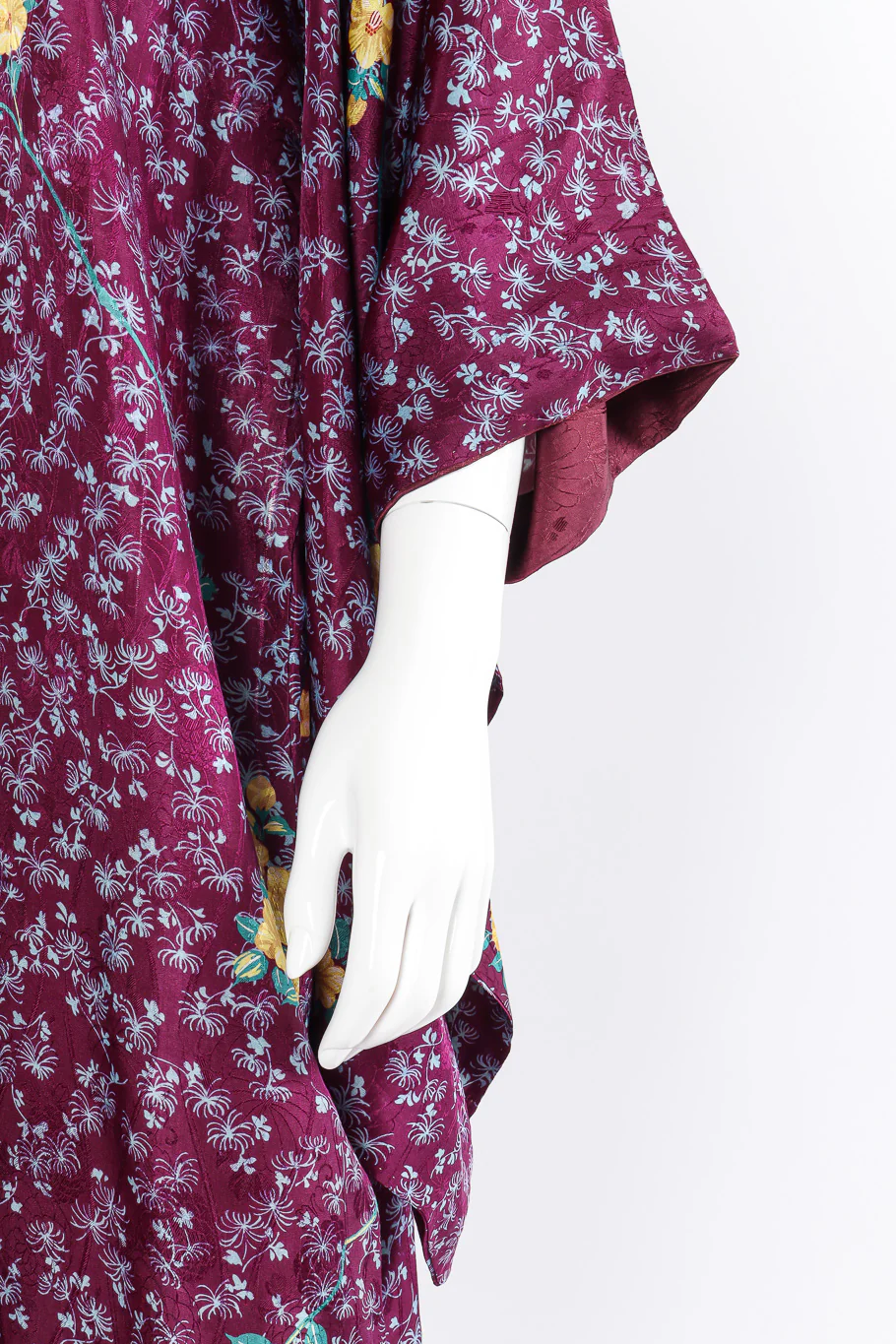 Japanese Floral Vine Printed Kimono - Image 6