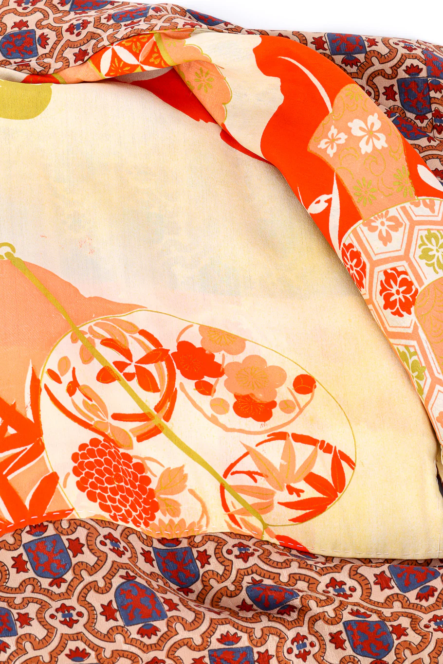 Japanese Jacquard Crest Kimono - Image 11