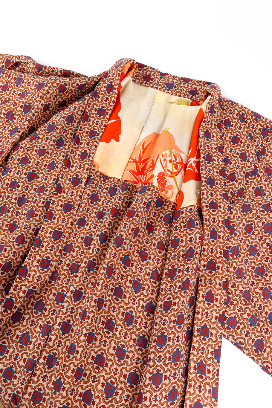 Japanese Jacquard Crest Kimono - Image 9