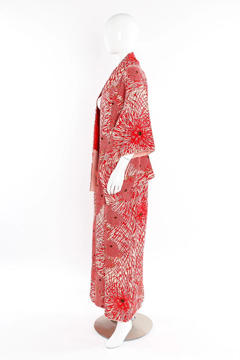Japanese Red Winter Floral Kimono - Image 4