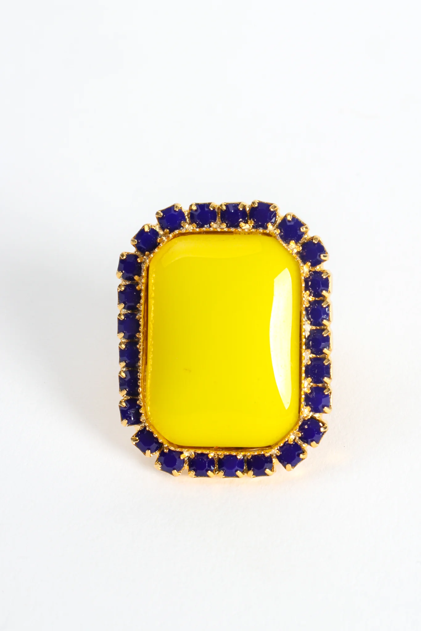Yellow Jasper Cabochon Rhinestone Cocktail Ring - Image 2