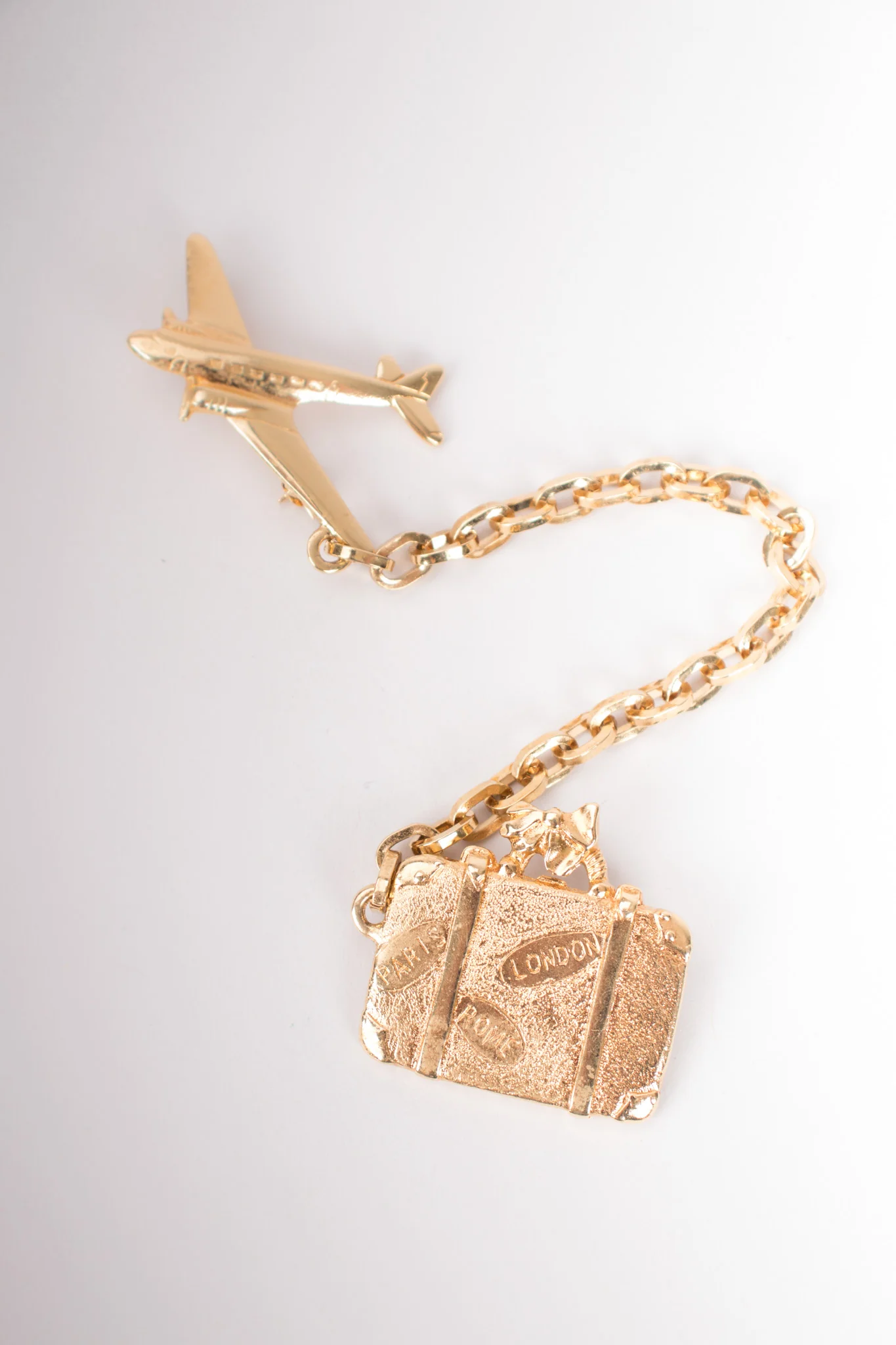 Jetsetter Chain Brooch - Image 4