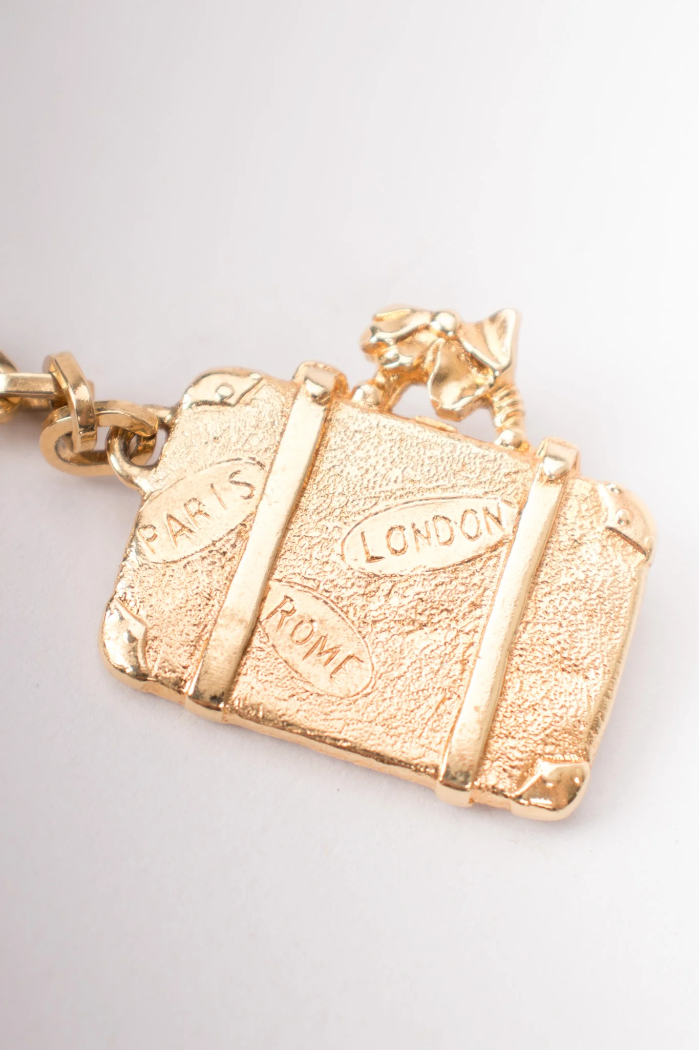 Jetsetter Chain Brooch - Image 8