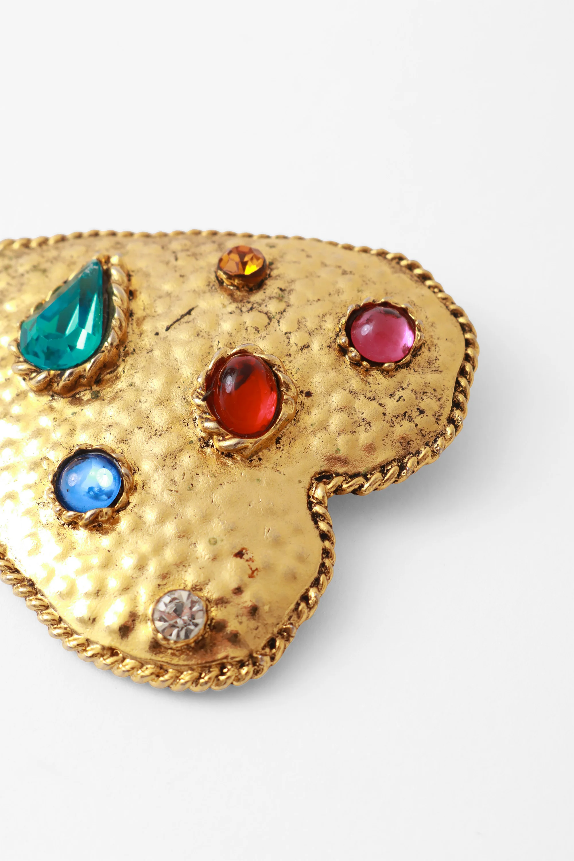 Jewelled Cabochon Hammered Heart Brooch - Image 2