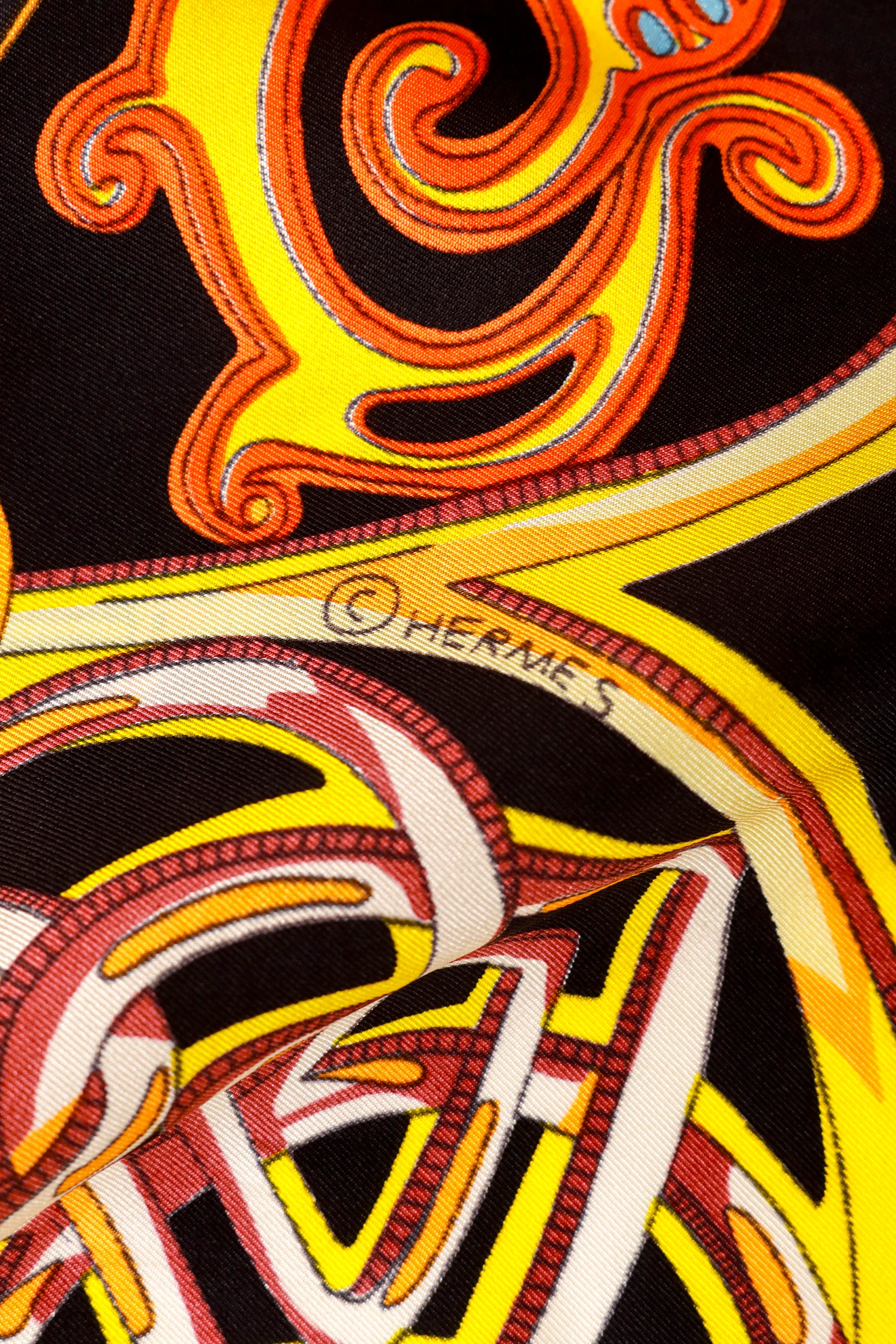 La Charmante Aux Animaux Silk Scarf - Image 5