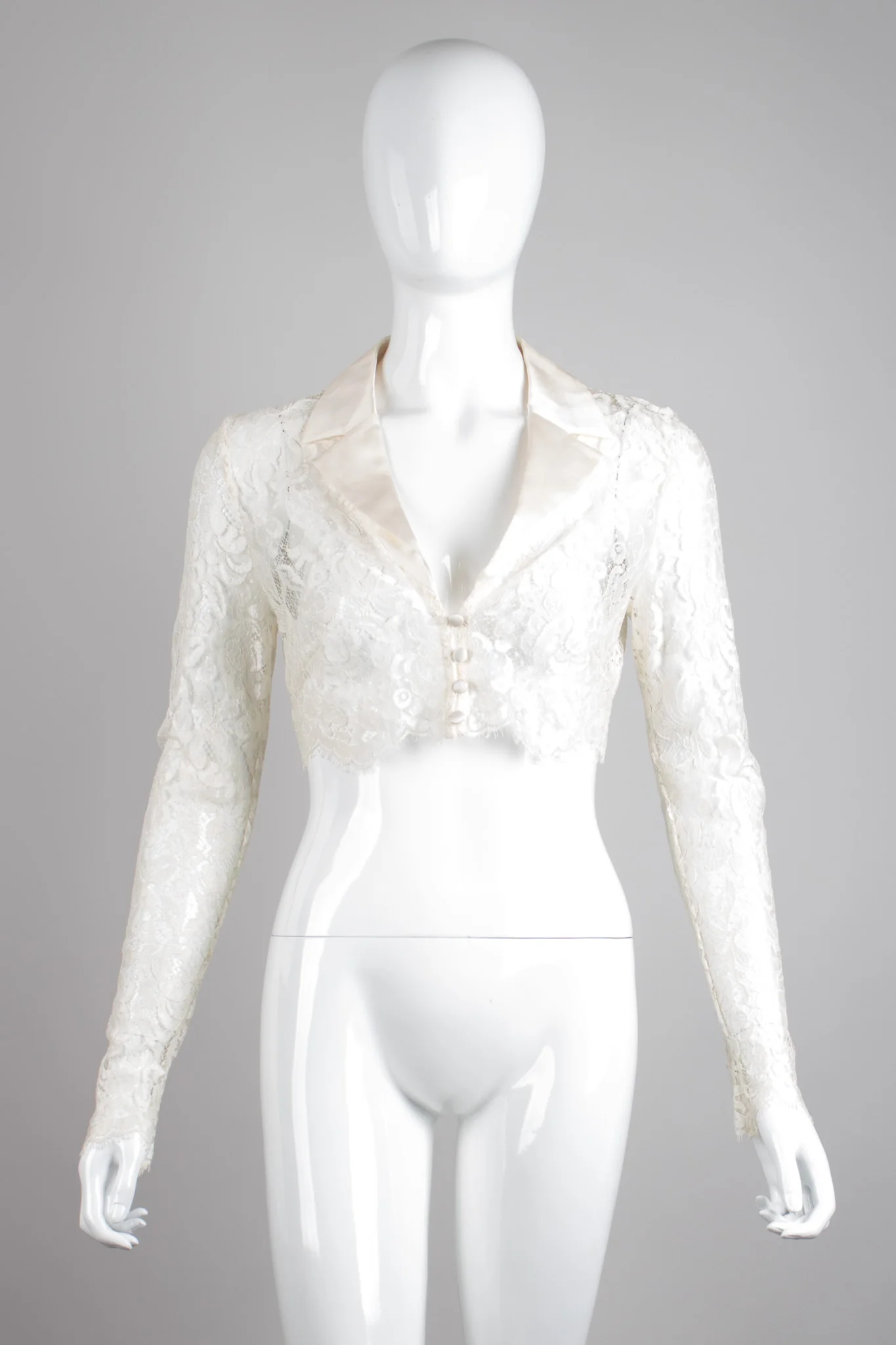 Lace Cropped Tuxedo Jacket - Image 3