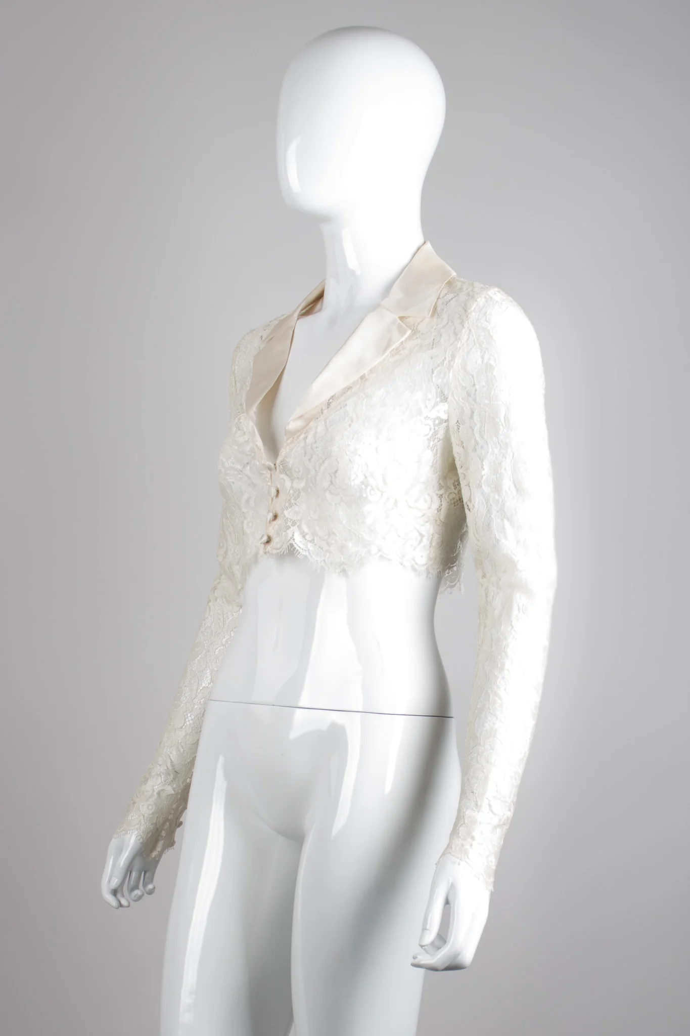 Lace Cropped Tuxedo Jacket - Image 4