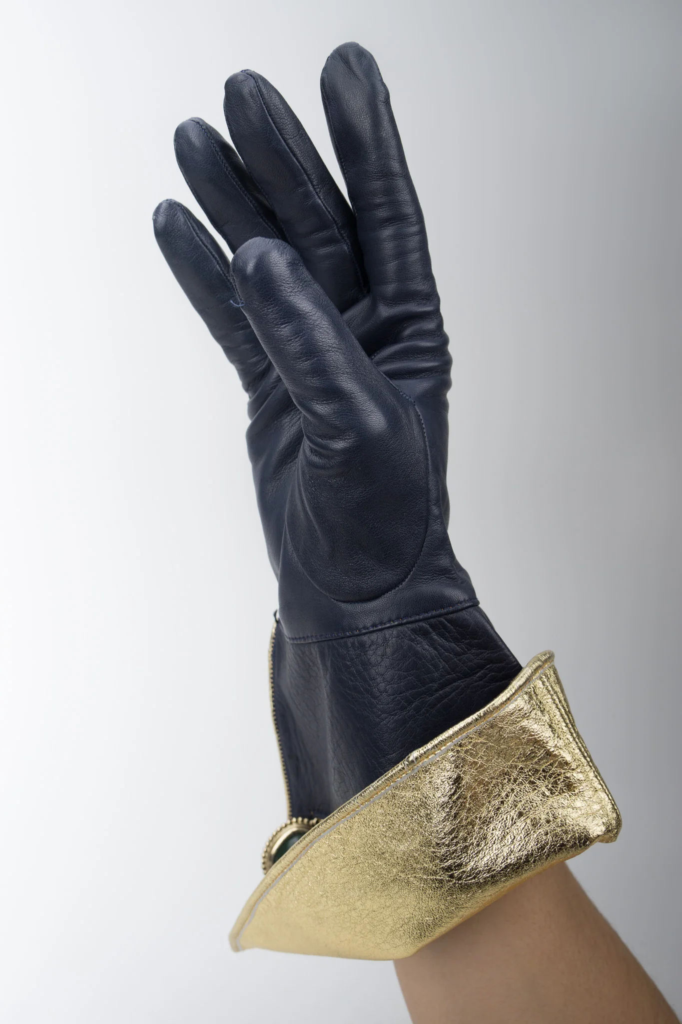 Lamé Cuffed Gauntlet Gloves - Image 10