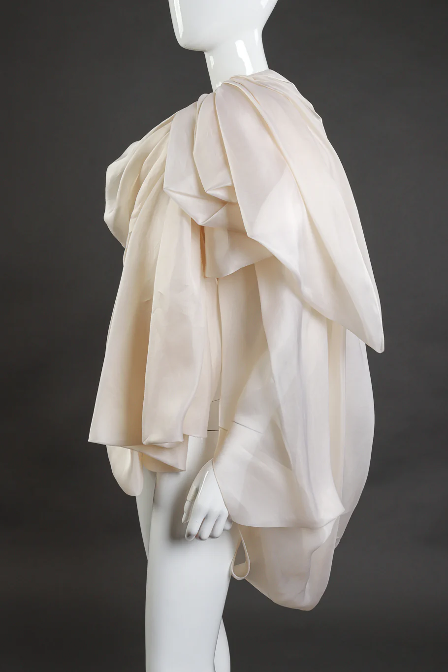 Laviallière Cocoon Cape - Image 3