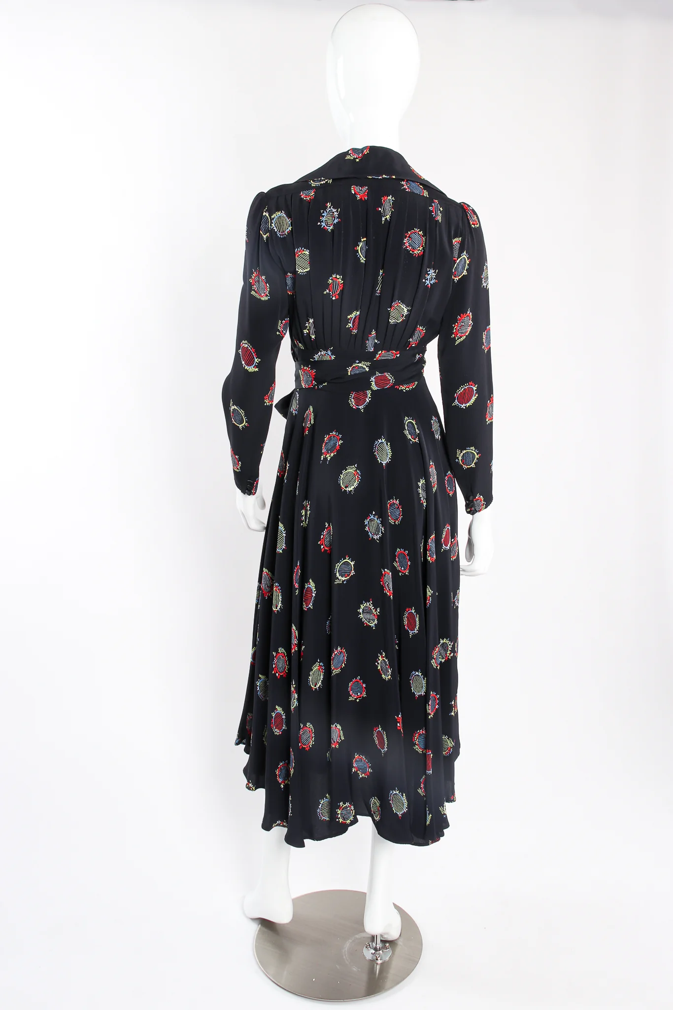 Leaf Wreath Print Plunge Dress - Image 5