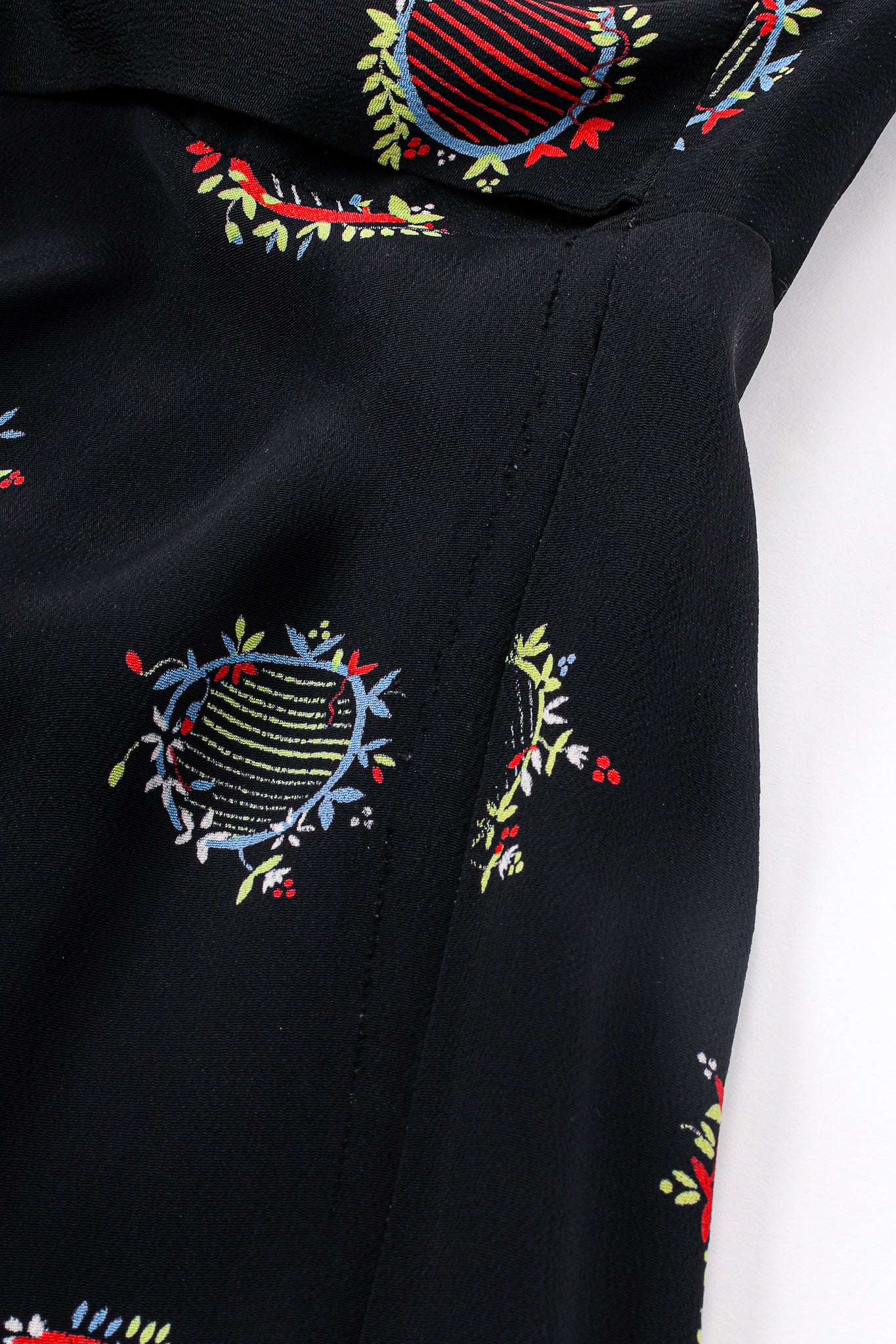 Leaf Wreath Print Plunge Dress - Image 8