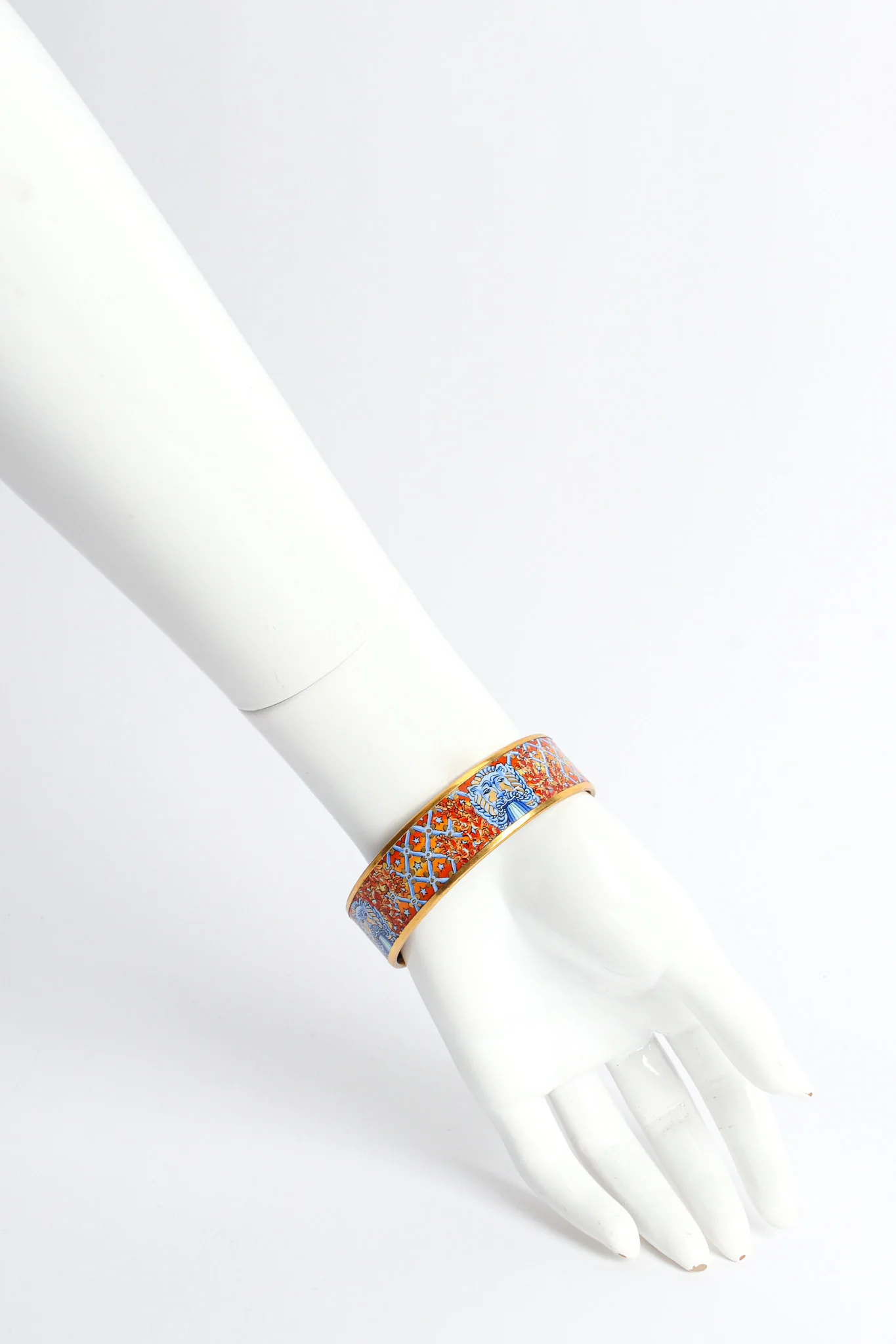 Leaf Motif Lion Wide Enamel Bracelet - Image 3