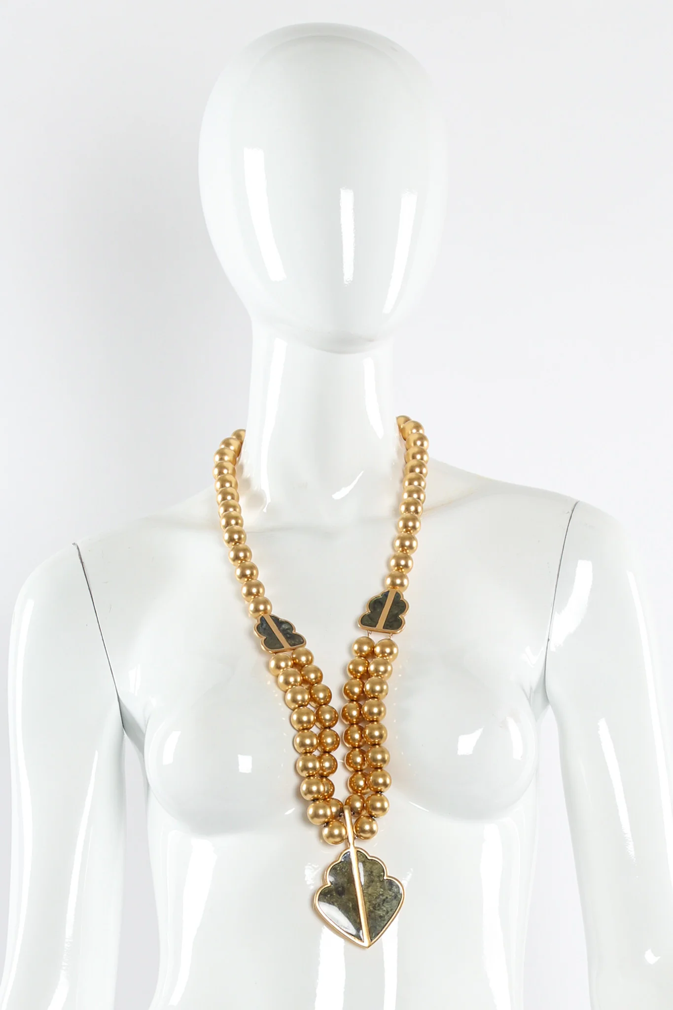 Leaf Pendant Beaded Necklace - Image 2