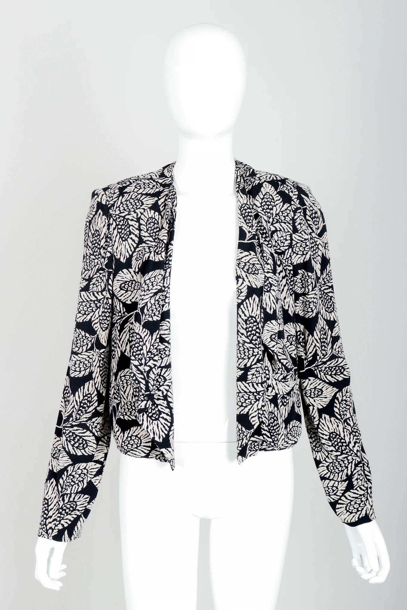 Leaf Print Jacket, Tank & Pant Ensemble - Image 7