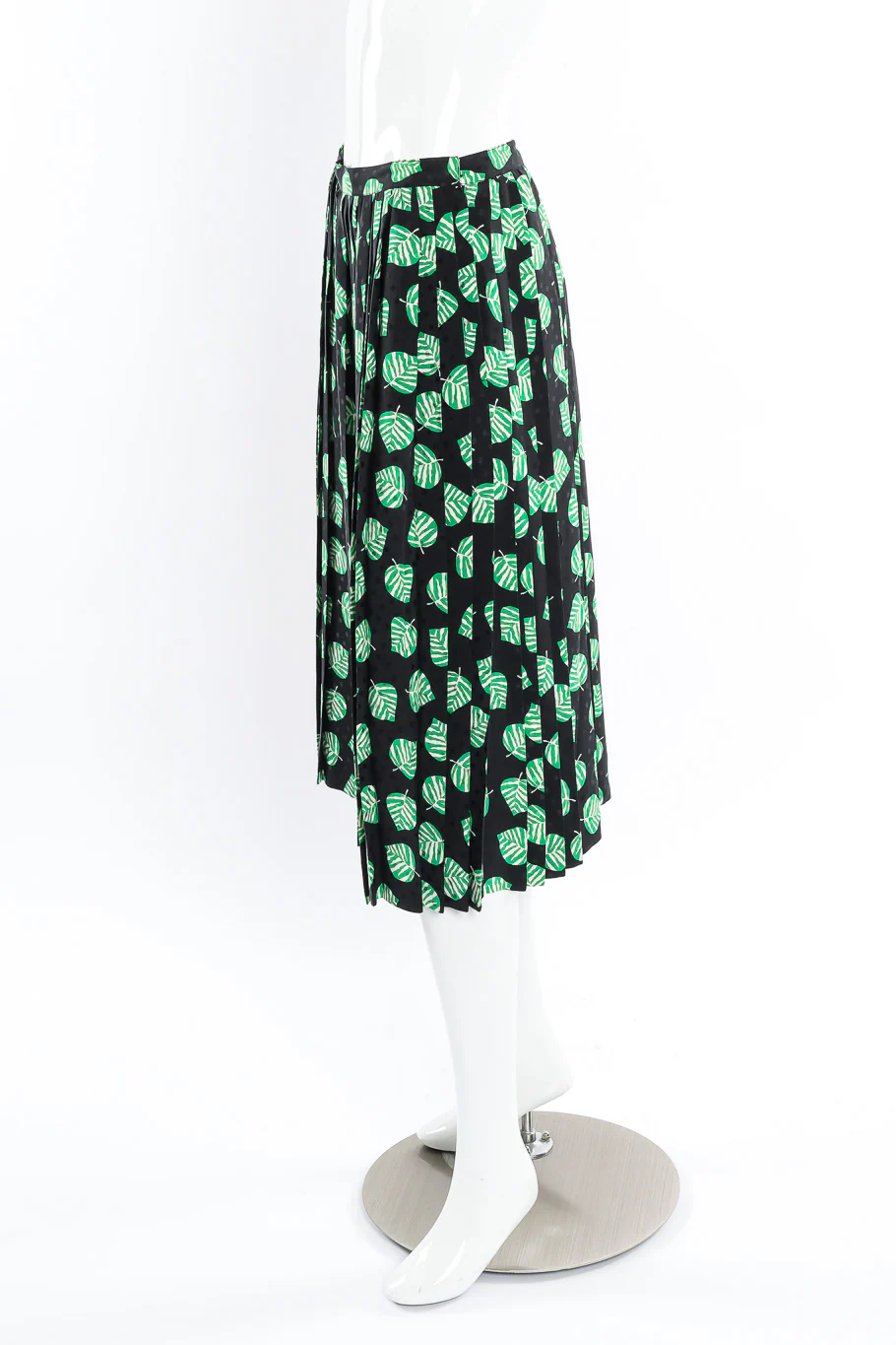 Leaf Print Pleated Skirt - Image 2