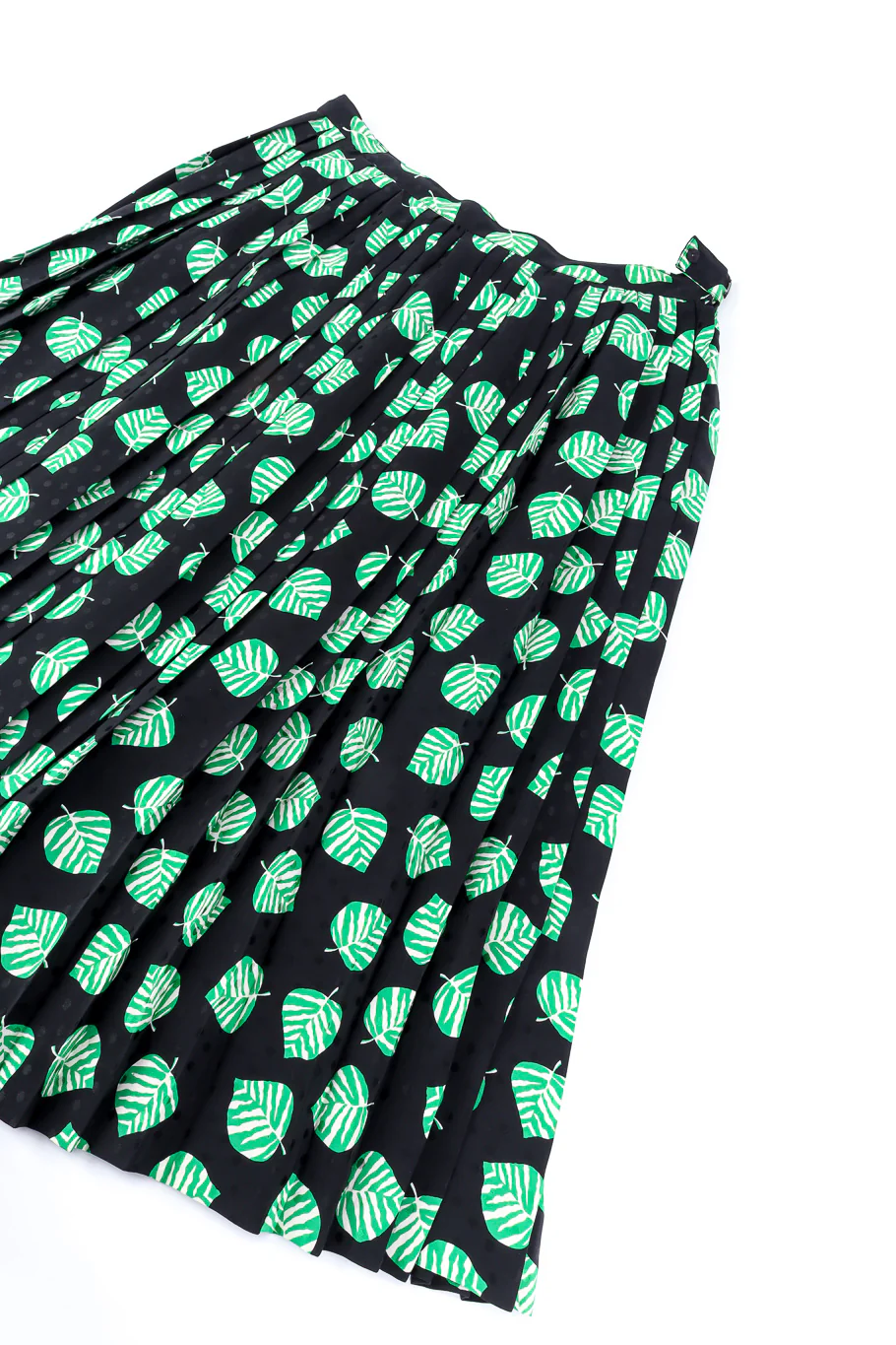 Leaf Print Pleated Skirt - Image 7