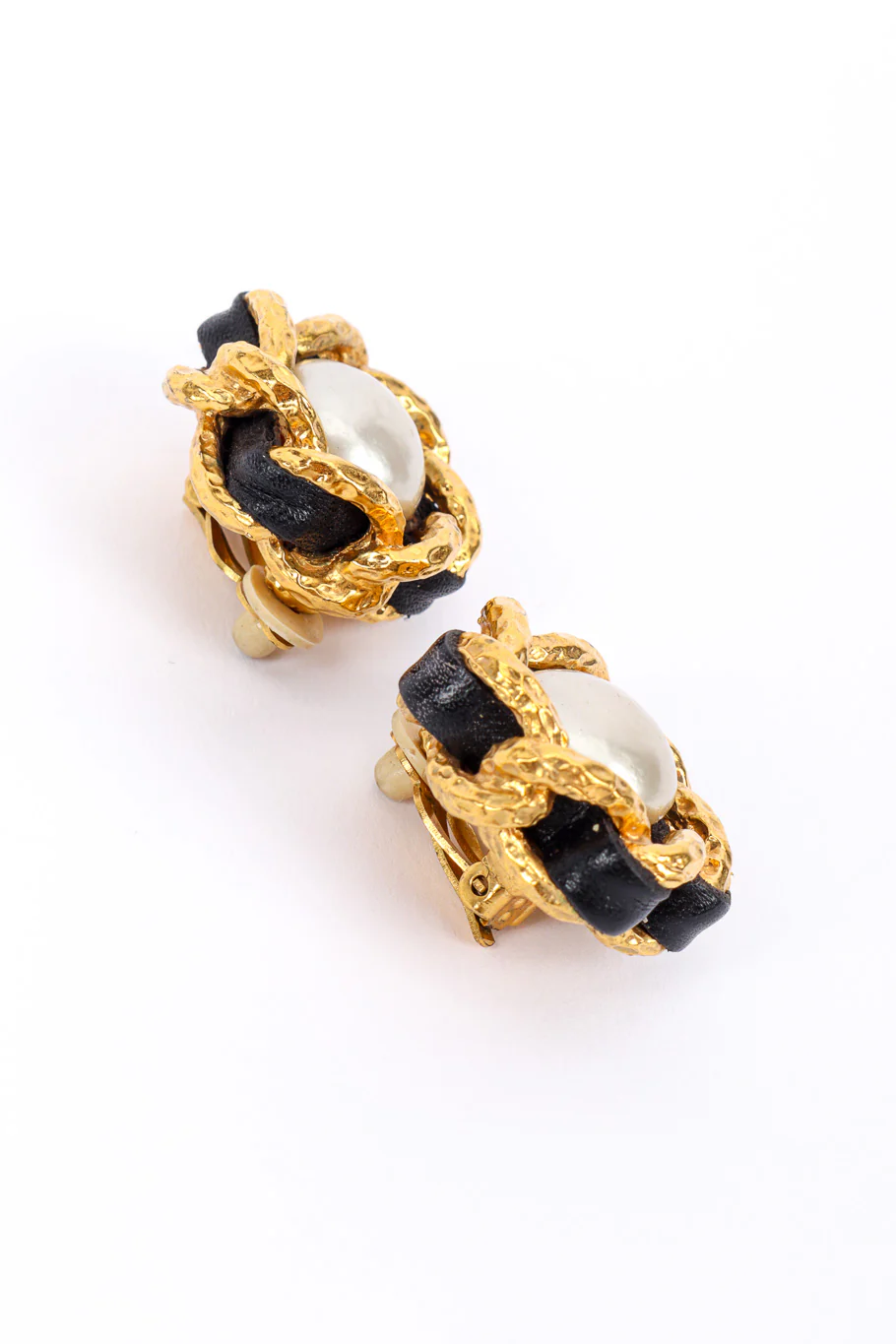 Leather Chain Pearl Earrings - Image 4