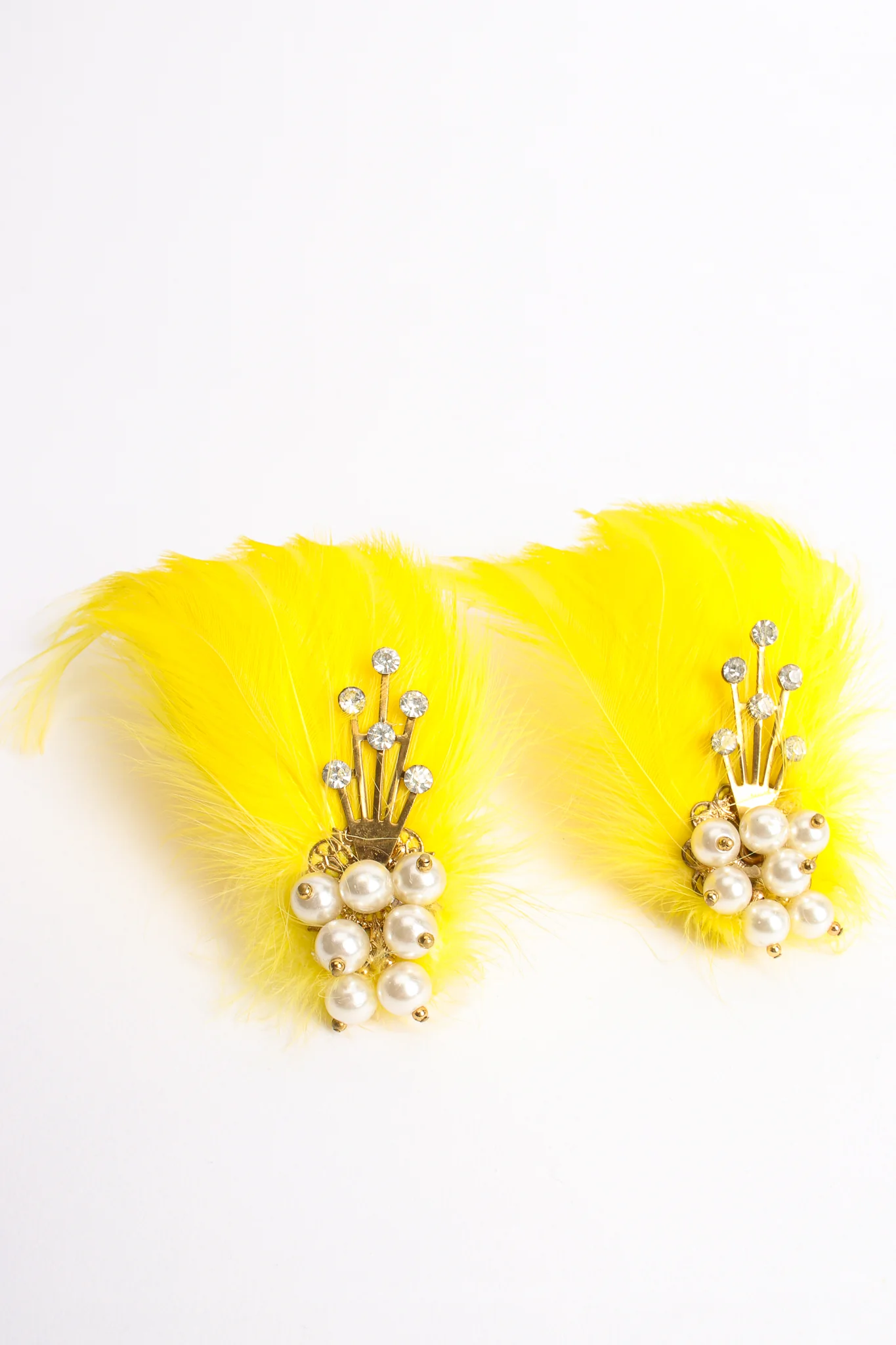 Les Folies Feather Earrings - Image 2