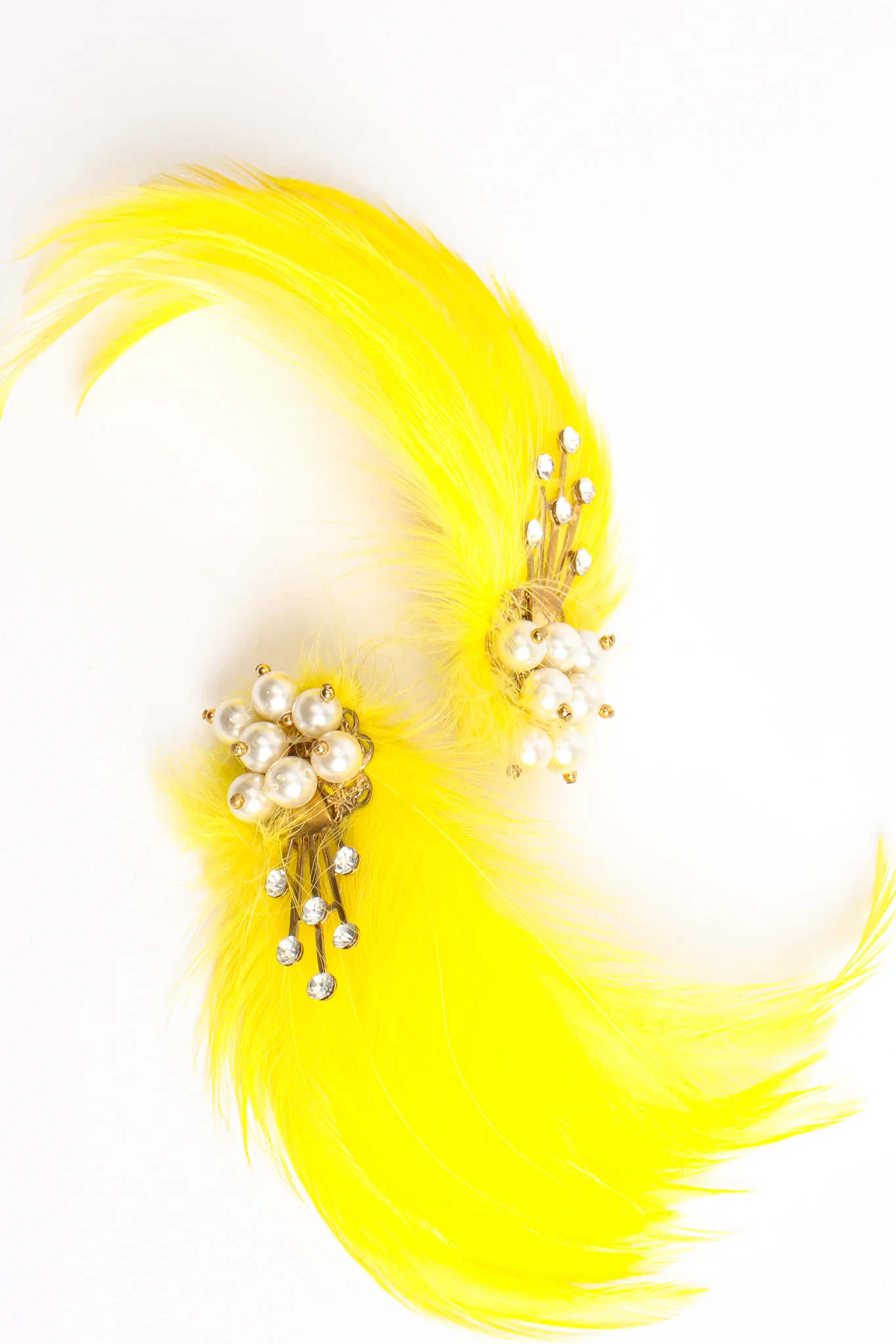 Les Folies Feather Earrings - Image 3