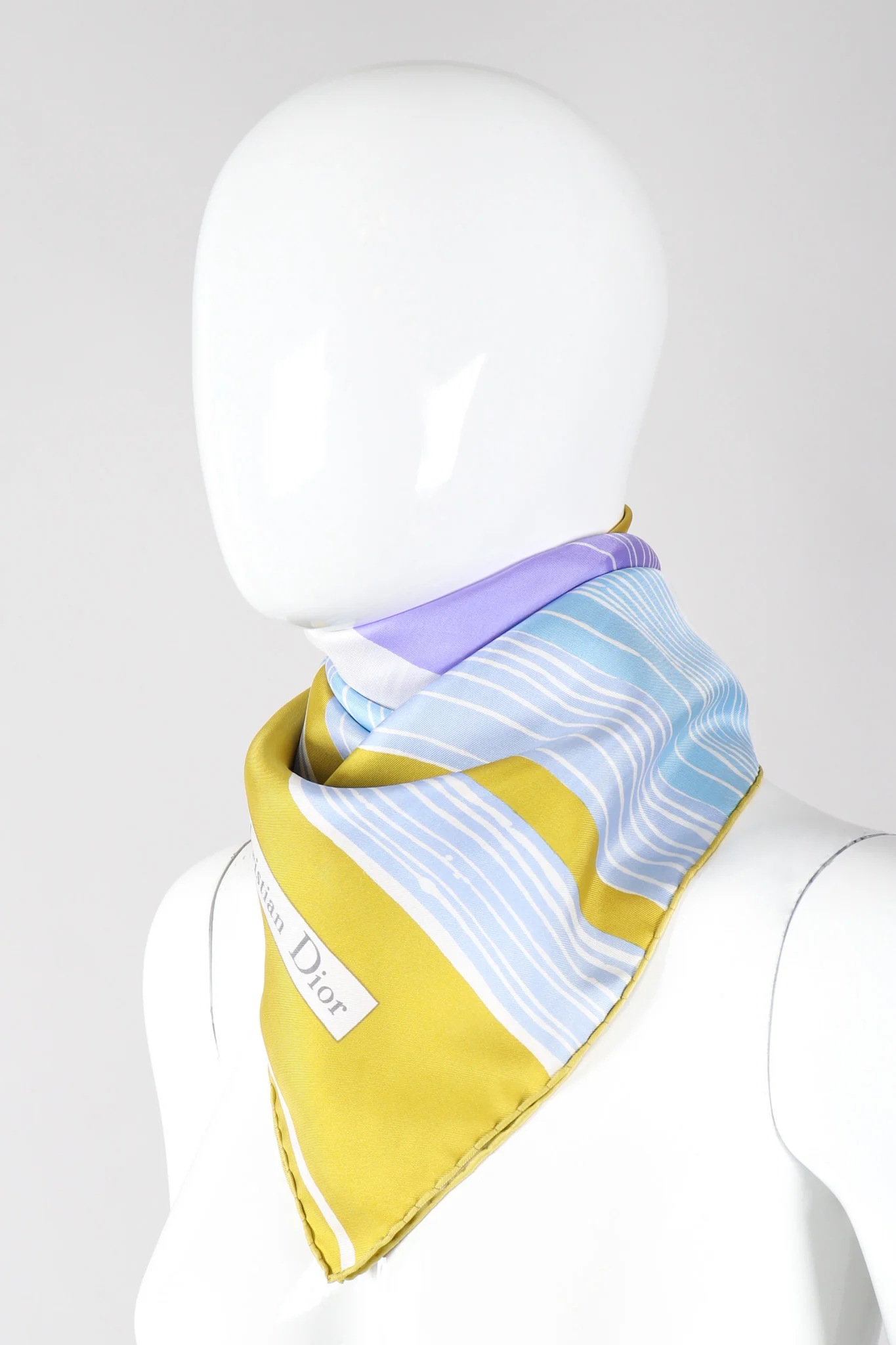Linear Circle Seagrass Scarf - Image 3