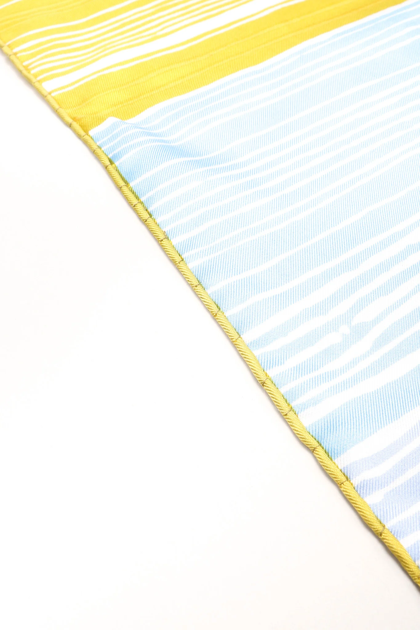 Linear Circle Seagrass Scarf - Image 9