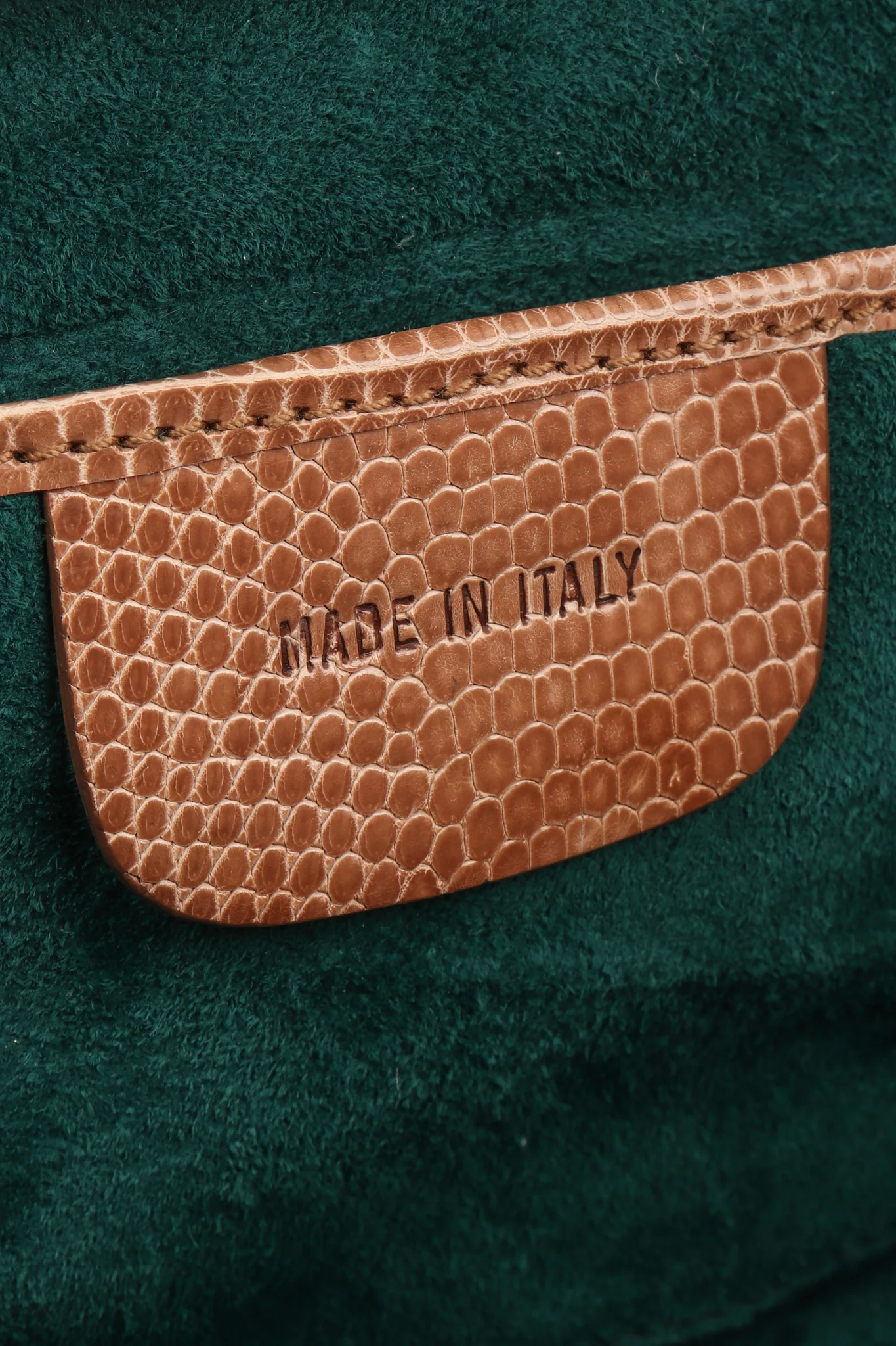Lizard Metal Hardware Bag - Image 13